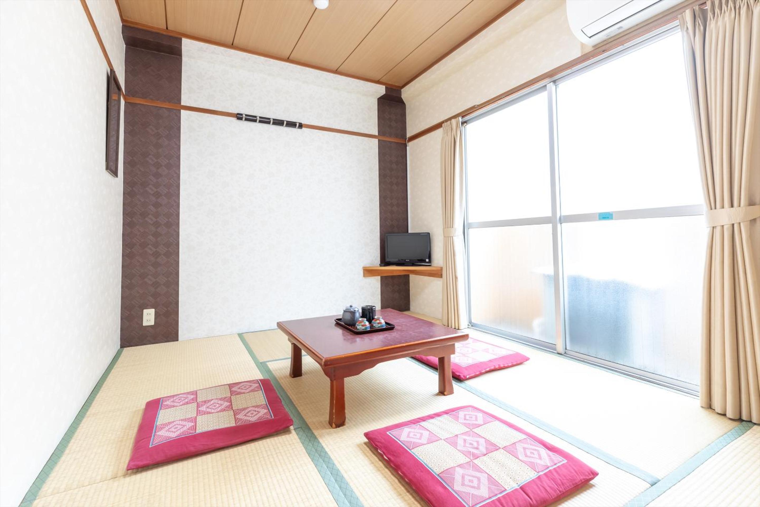 Triple Room with Shared Bathroom photo 1