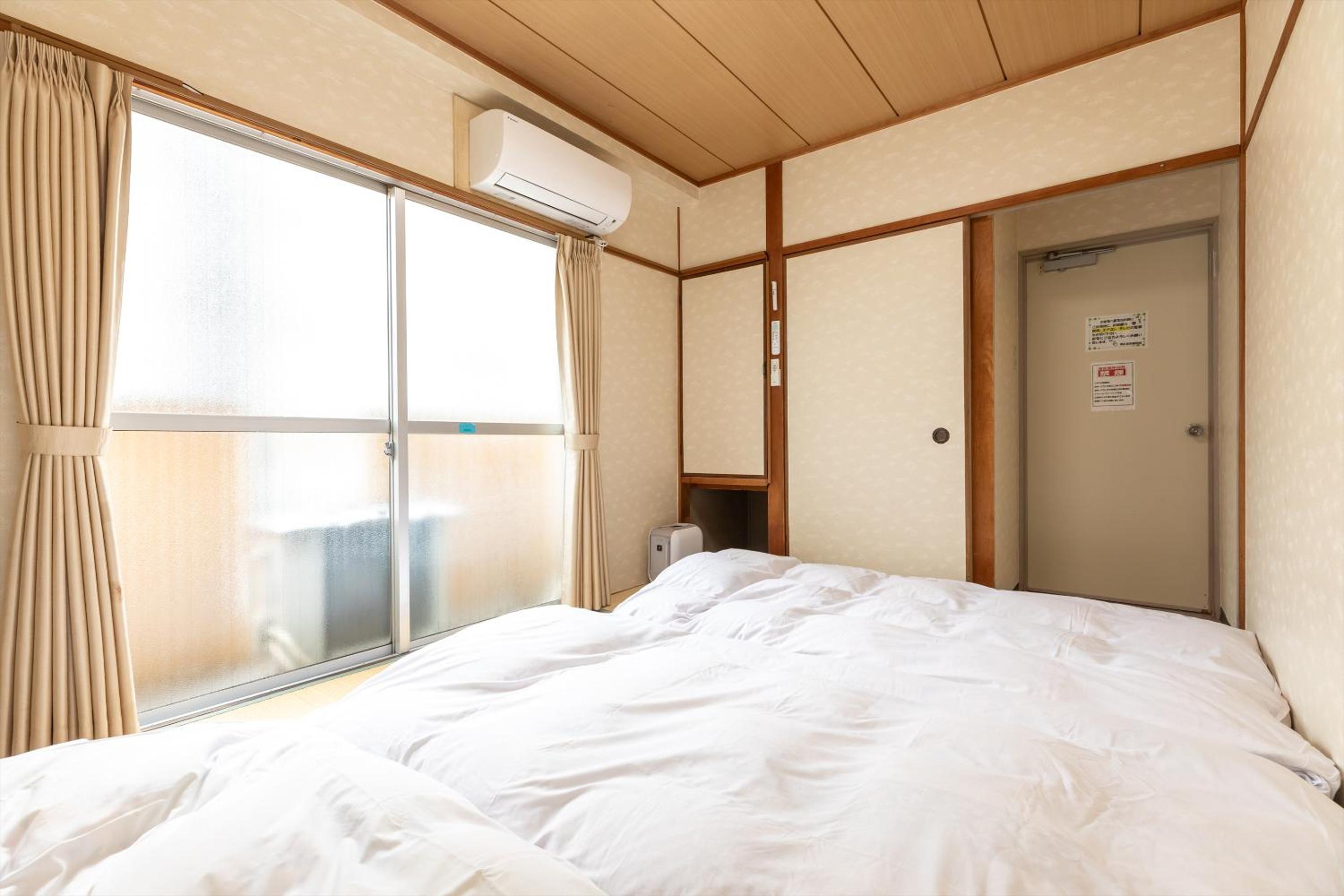 Triple Room with Shared Bathroom photo 3