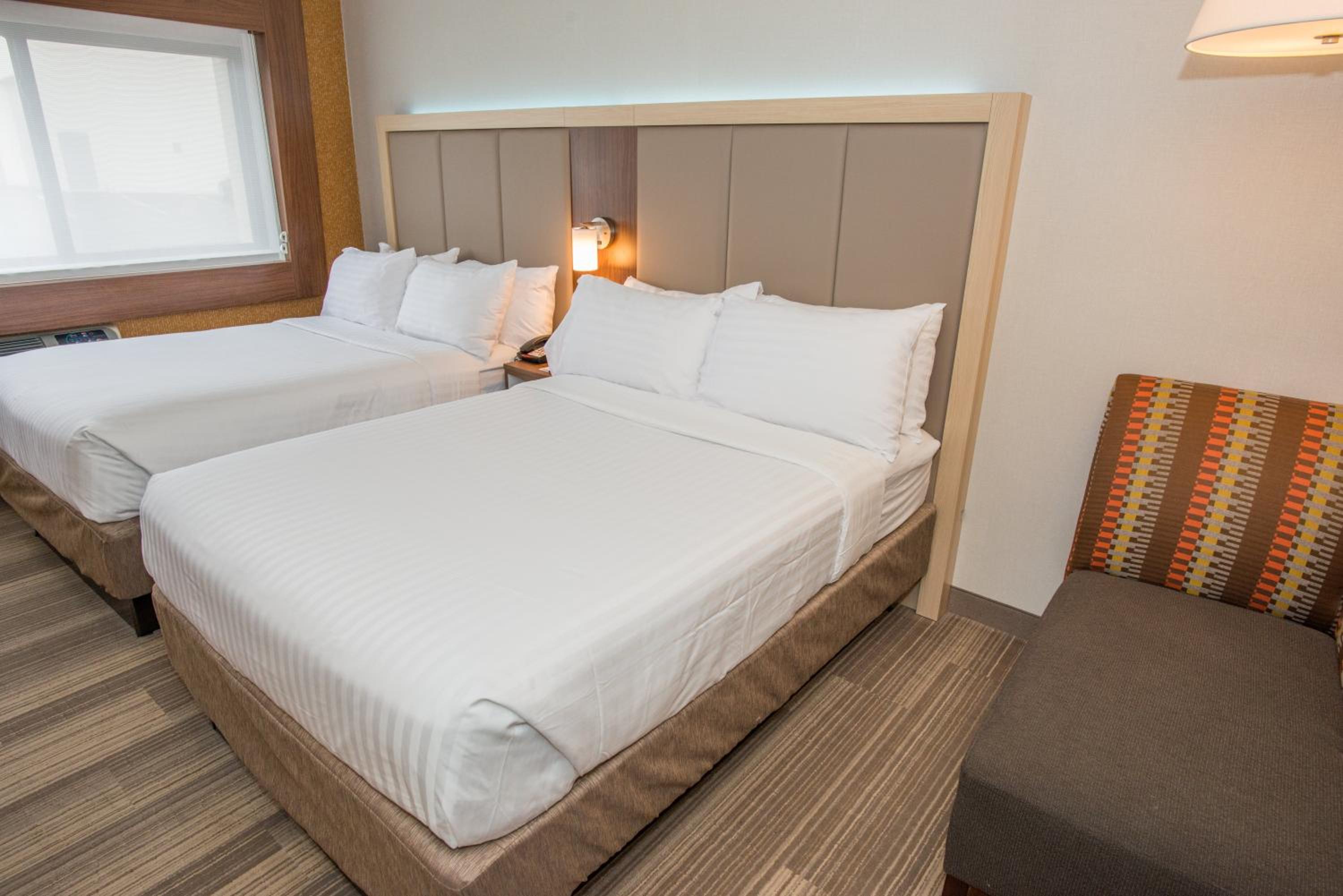 Standard Double Room With Two Double Beds - Photo 1