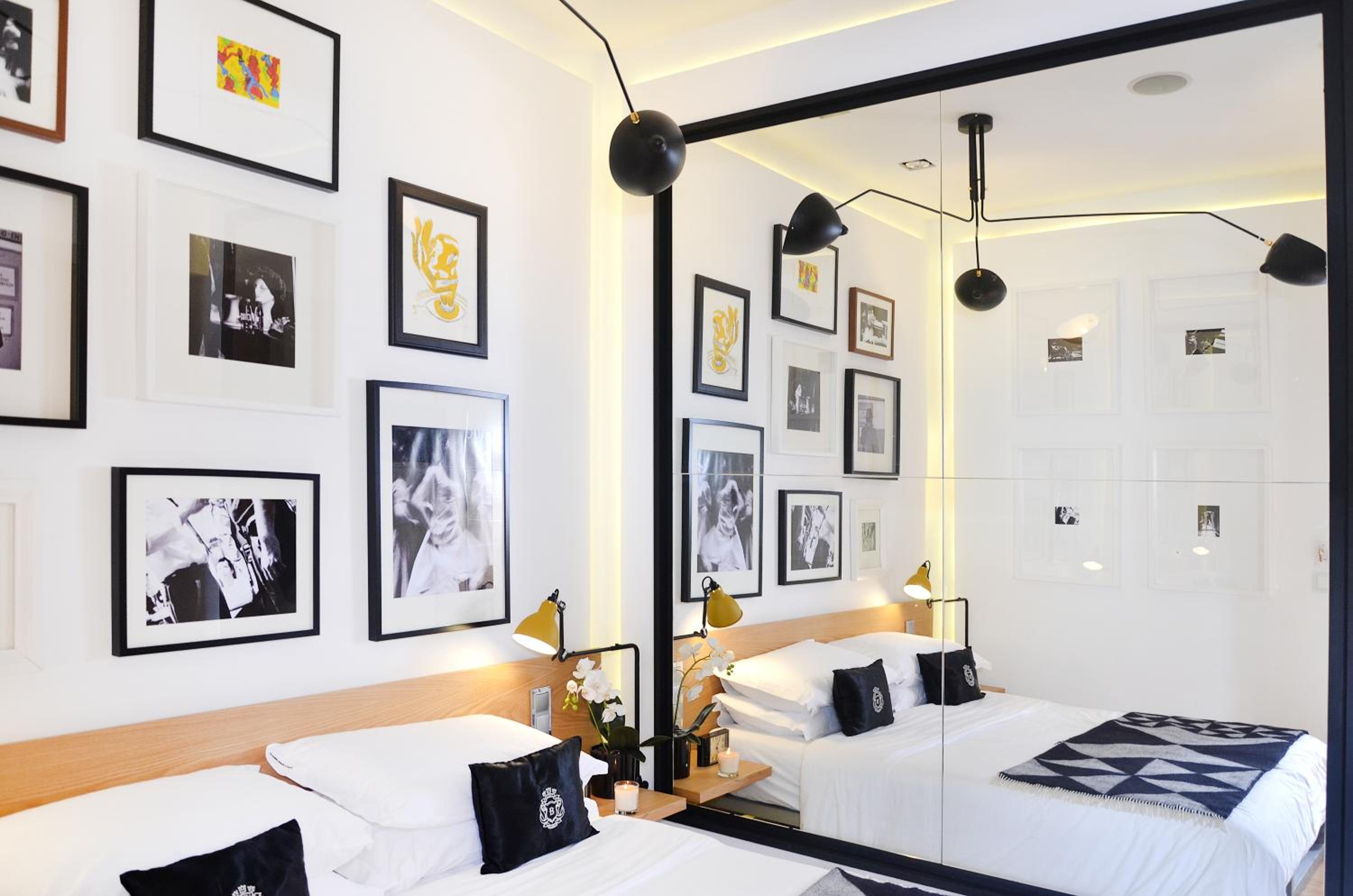 Small Room with Interior View - Photo 2