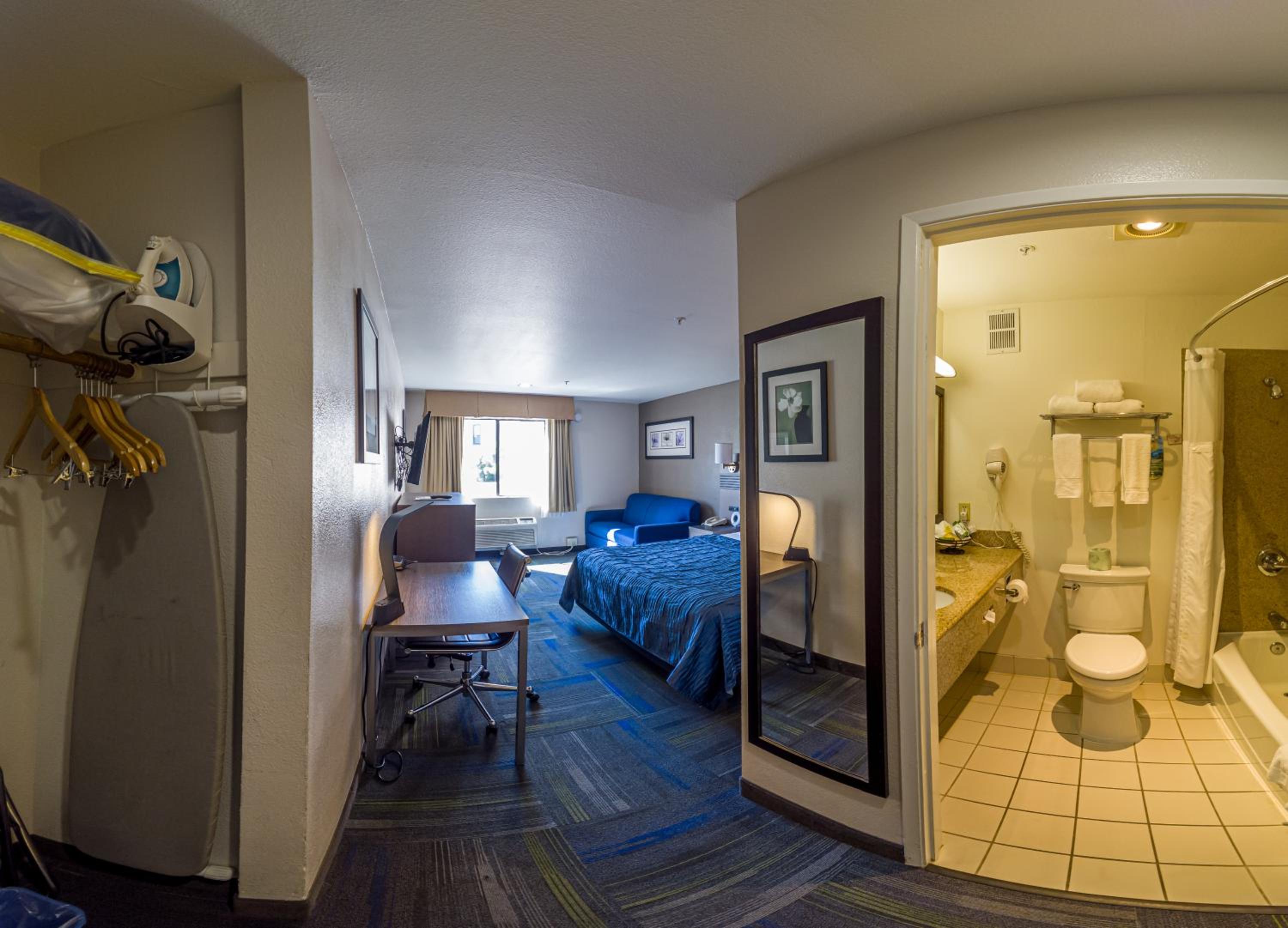 Deluxe King Room