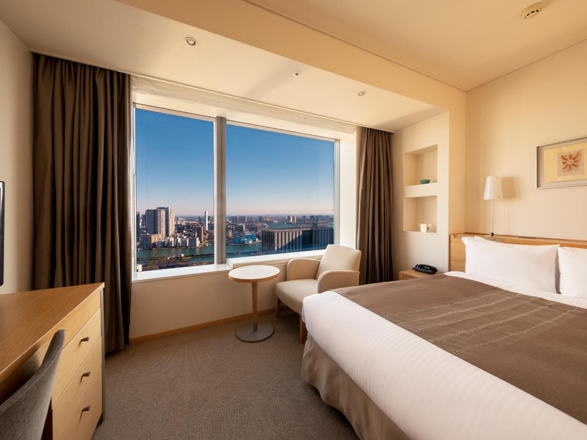 Single Room - Non Smoking - Above 27th floor thumbnail 5