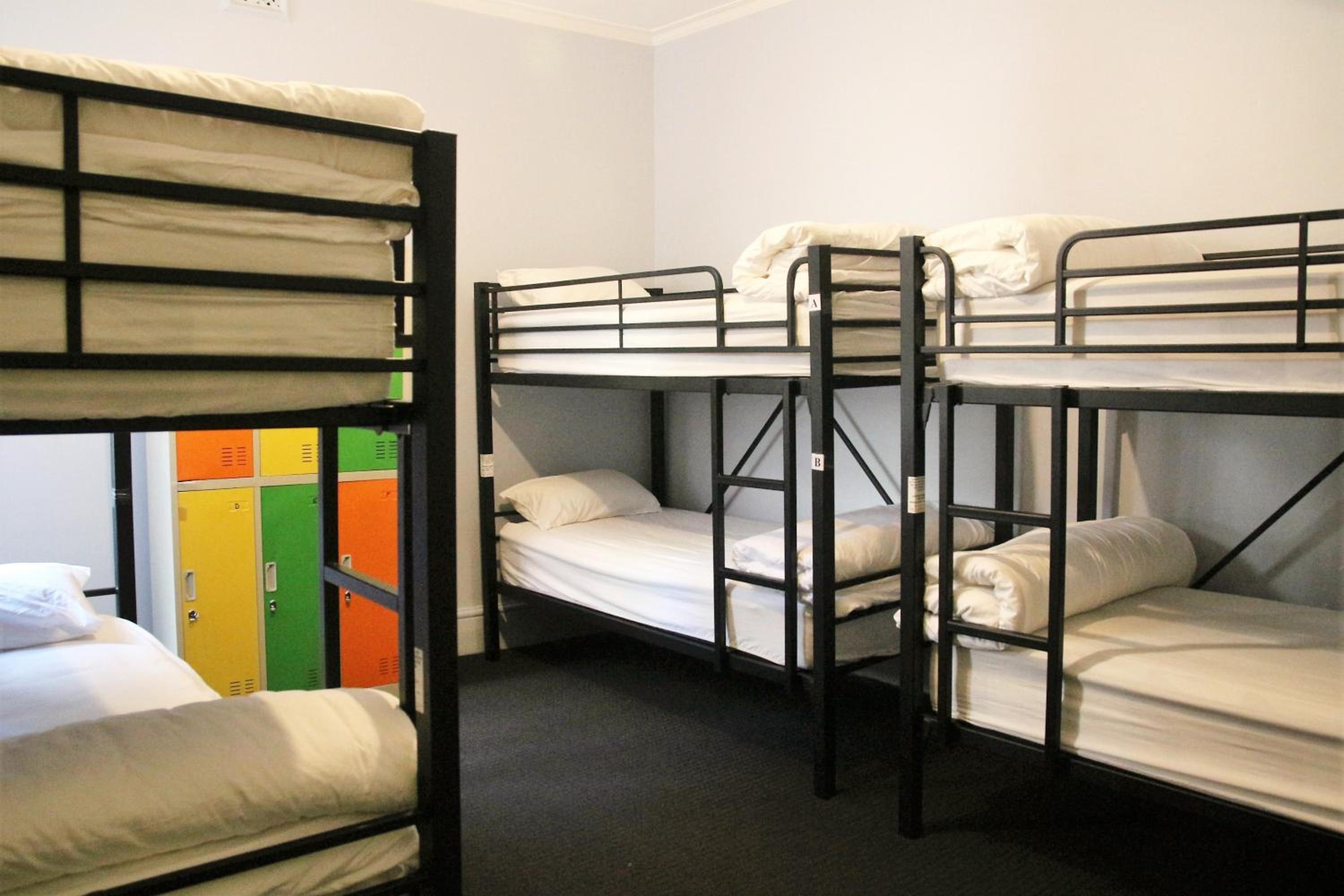 Bed in 6-Bed Mixed Dormitory Room photo 2
