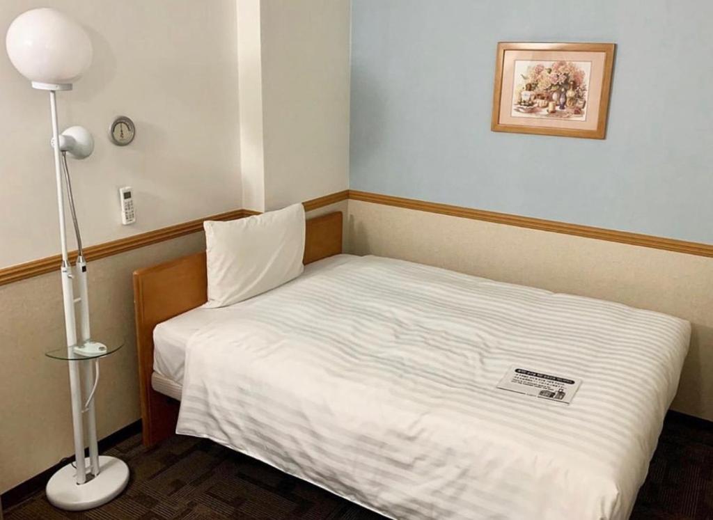 Economy Single Room with No Window - Non-Smoking