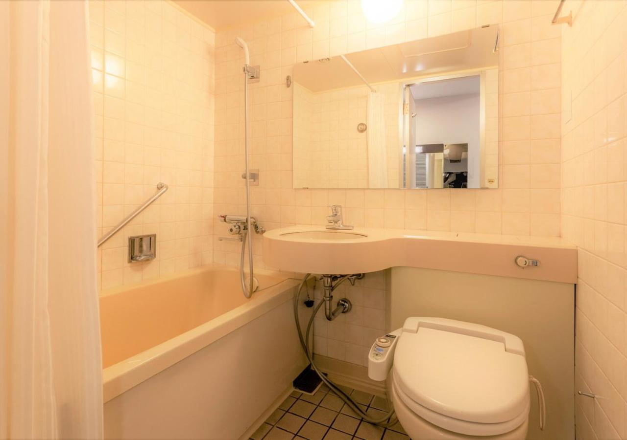 Small Twin Room - Photo 8