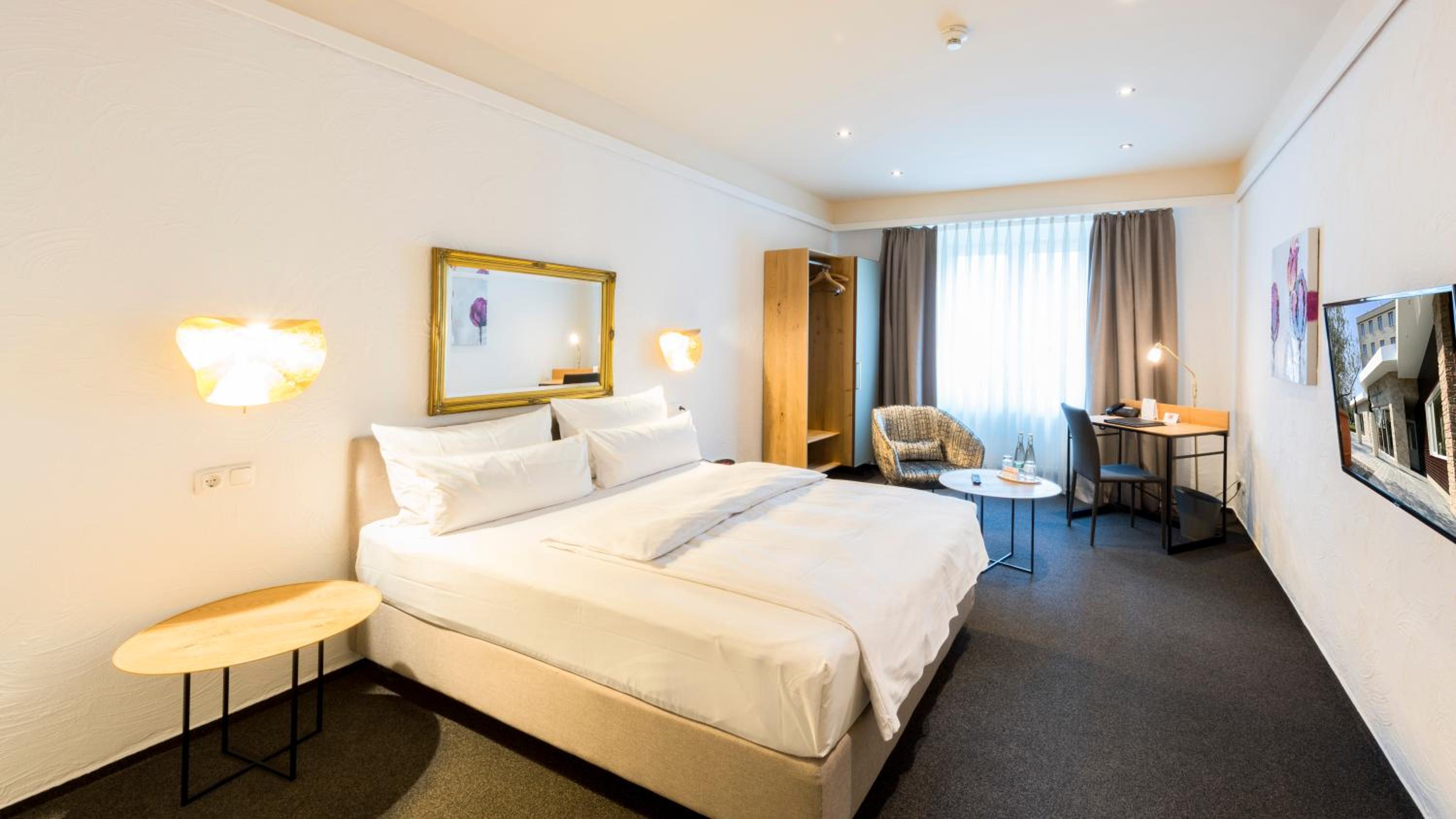 Standard Queen Room - Photo 4