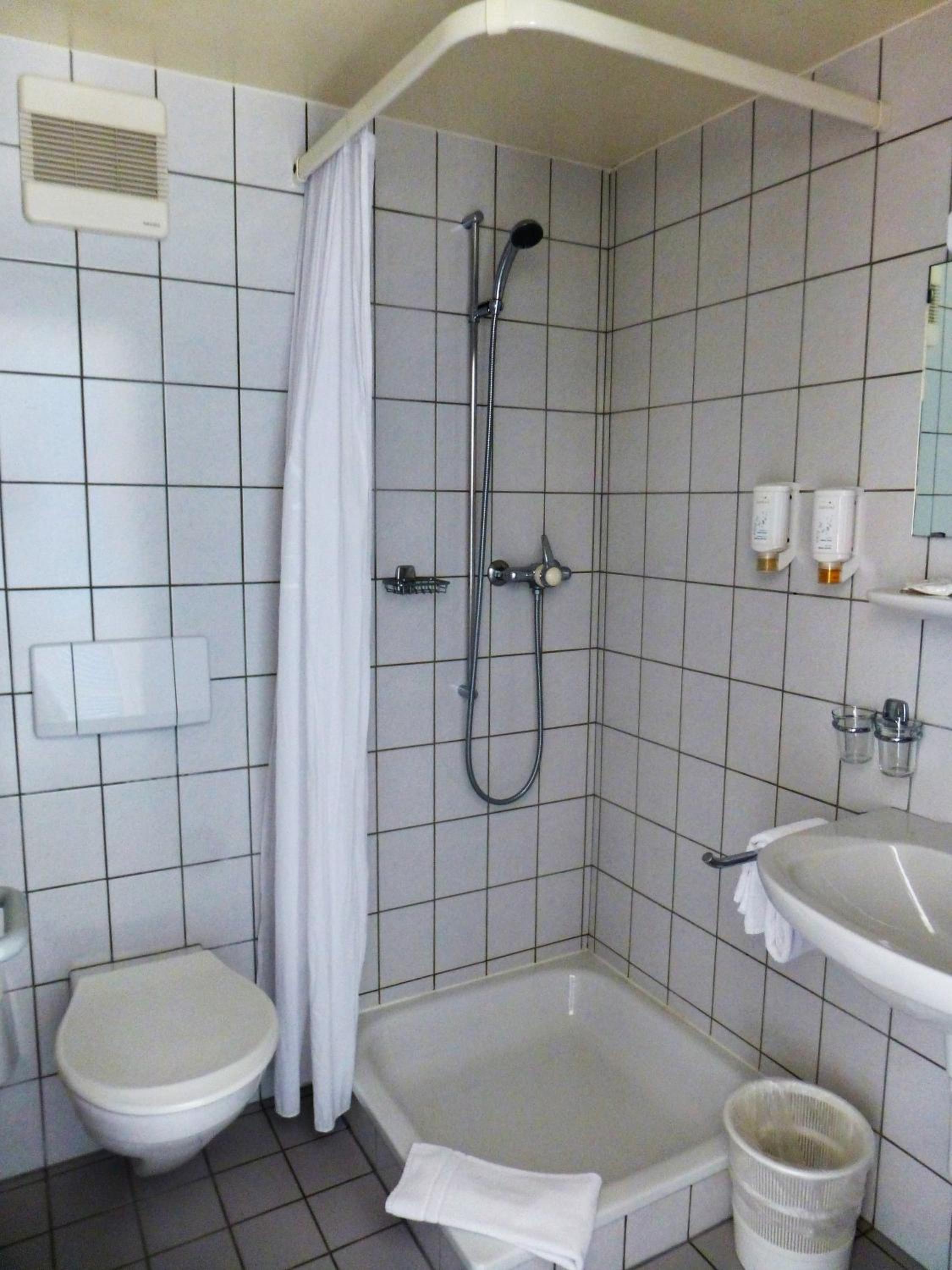 Double Room - Photo 7