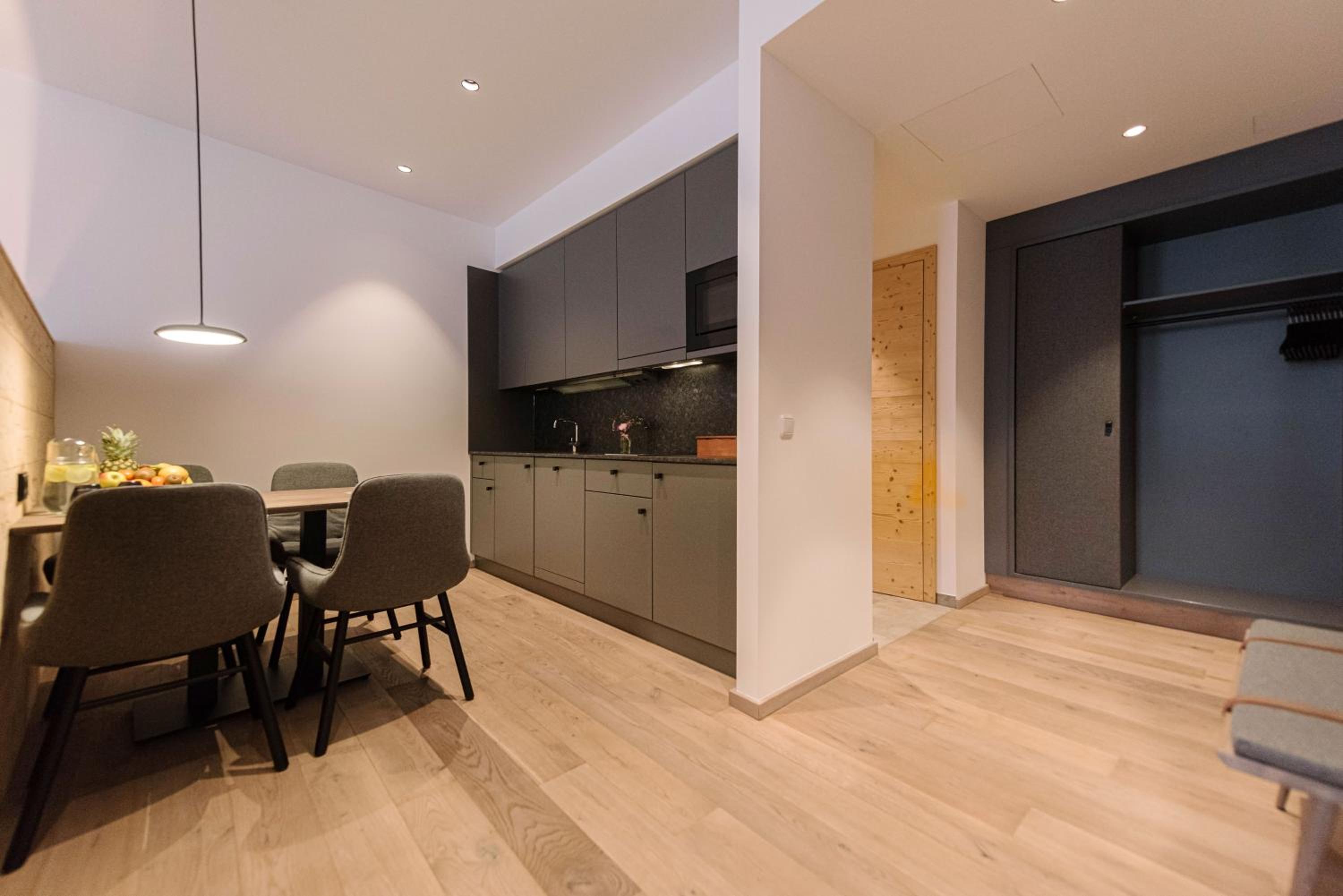 Superior Apartment with Kitchen - Photo 7