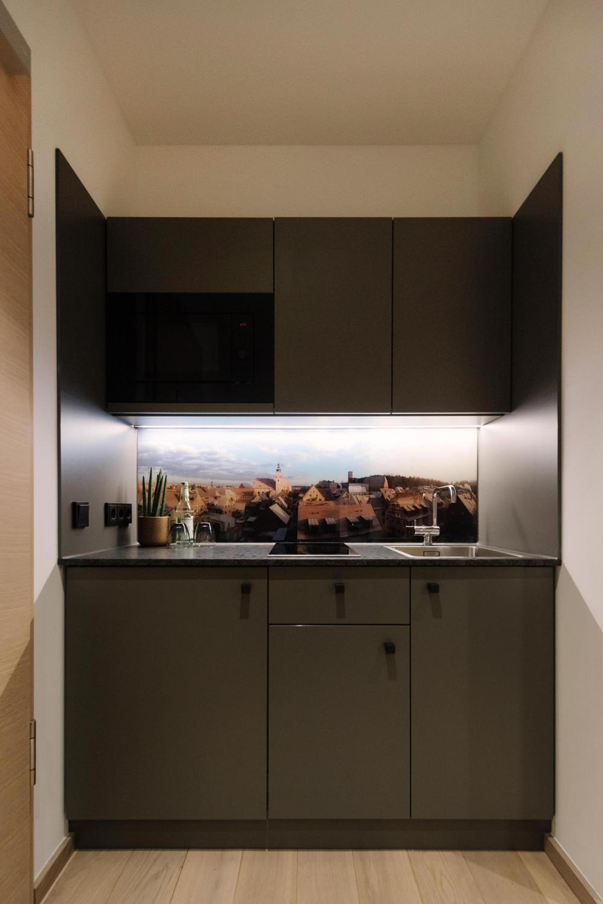 Deluxe Studio with Kitchen - Photo 2