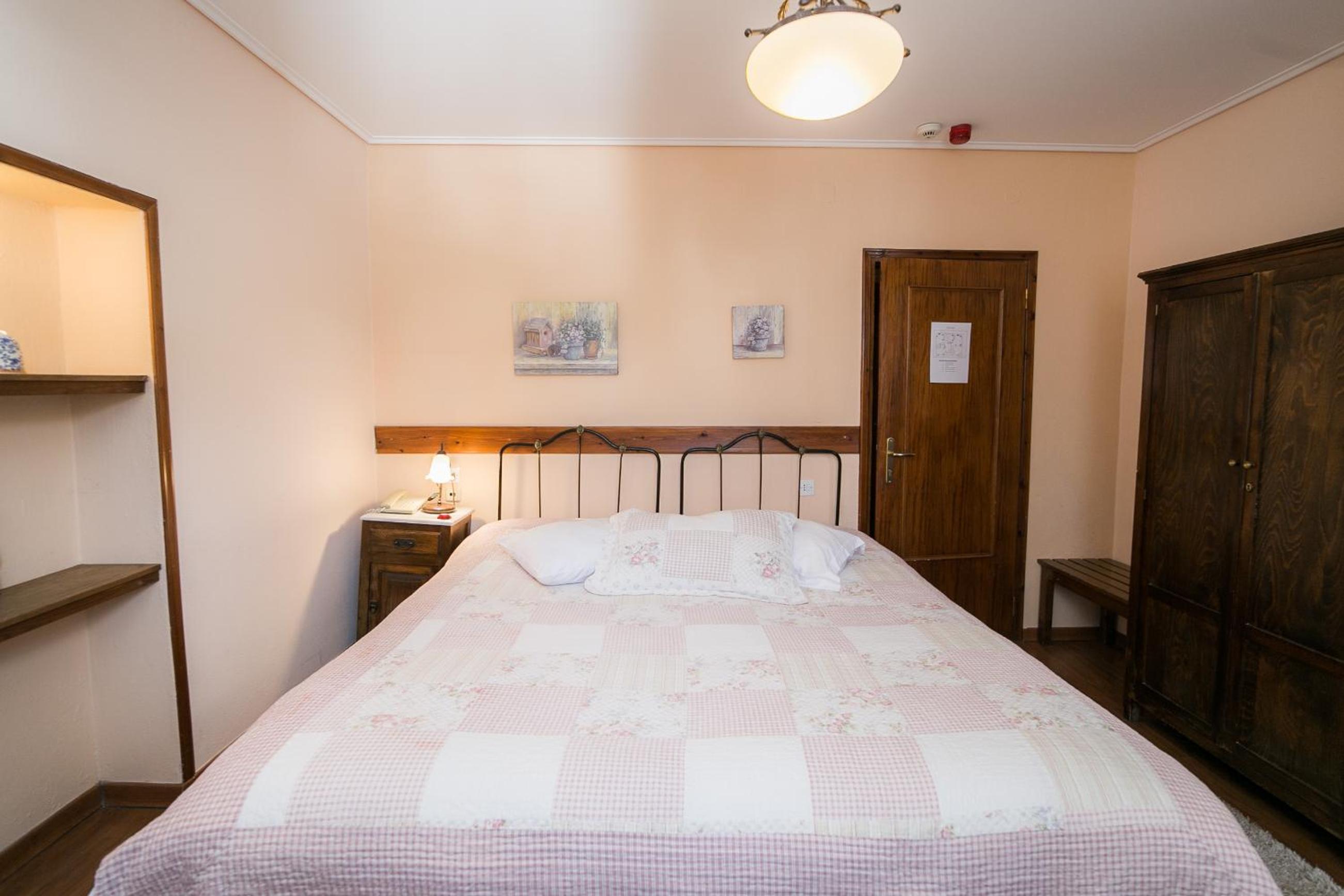 Double Room with Extra Bed photo 3