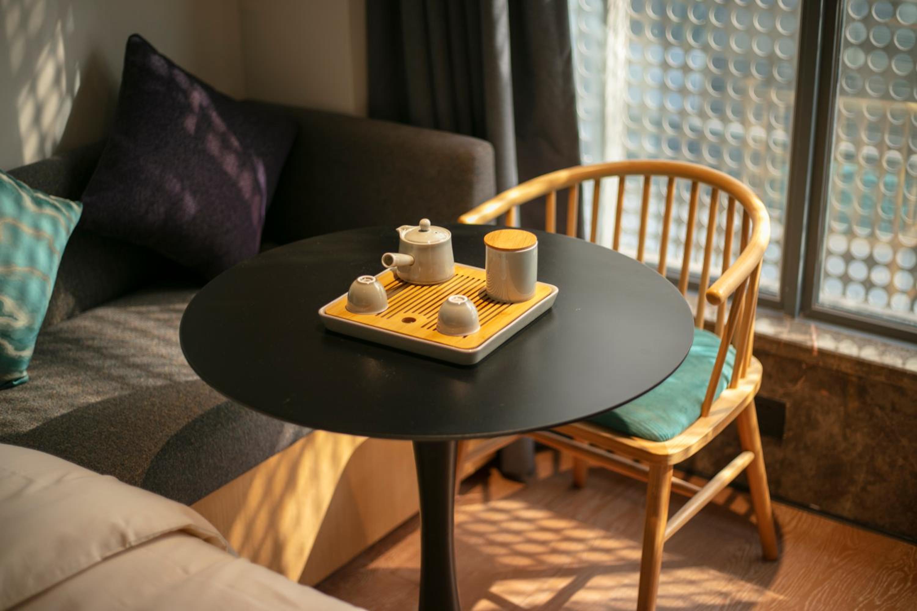 CityNote Deluxe King Room