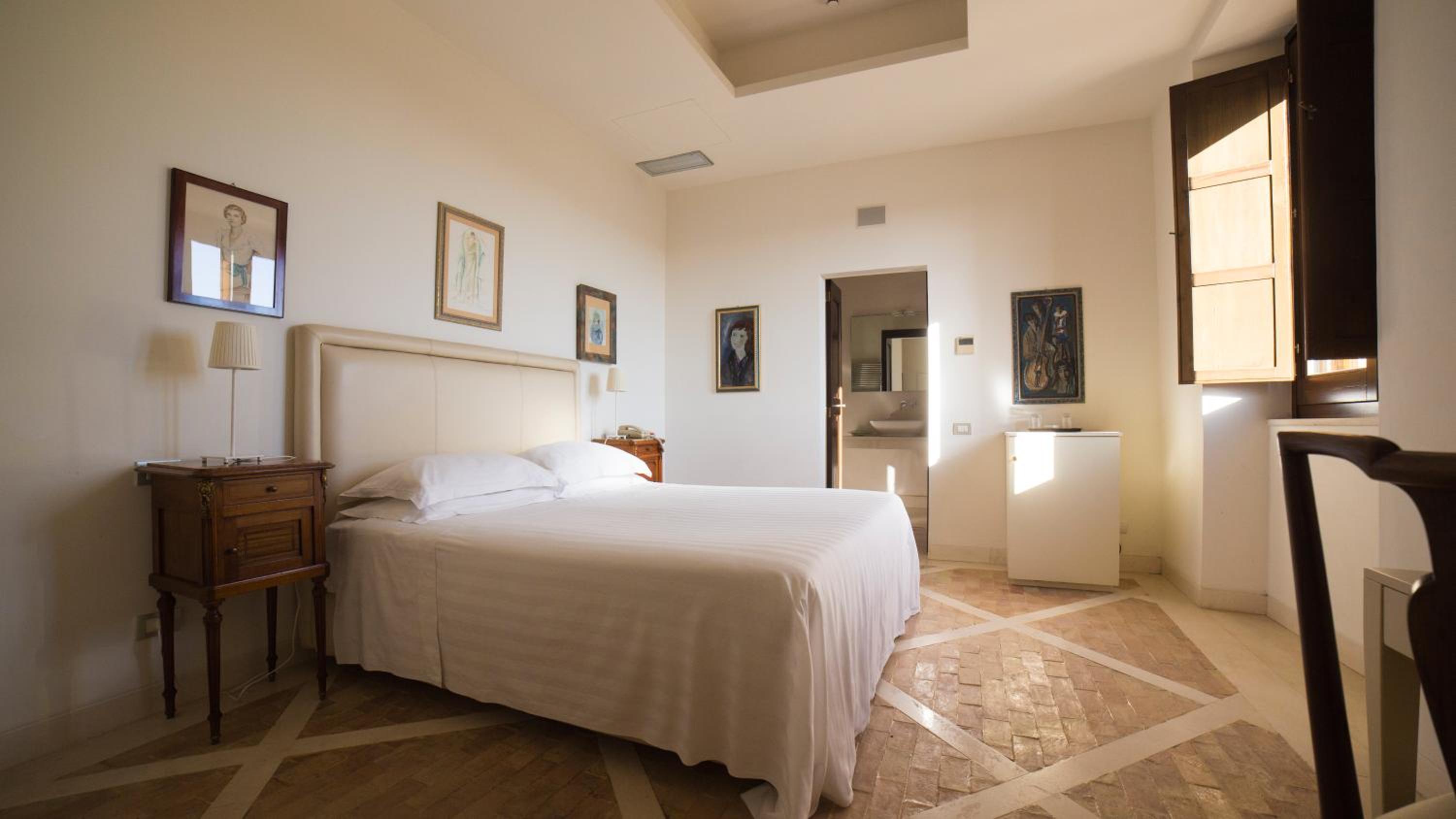 Classic Double Room - Photo 4
