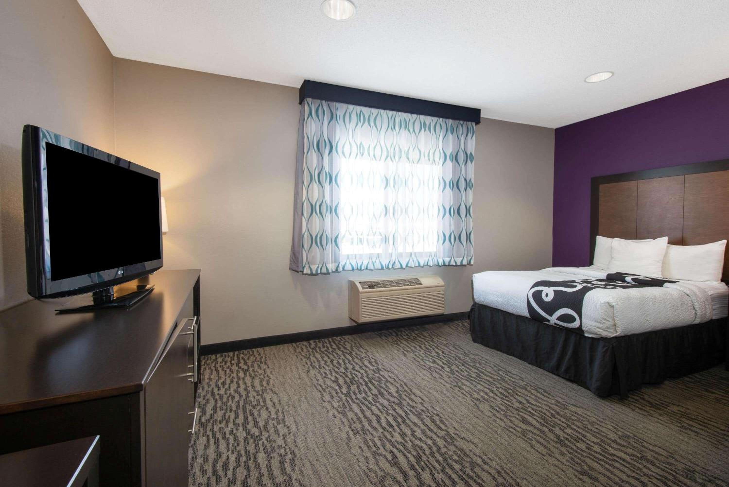 Double Room - Non-Smoking  - Photo 1