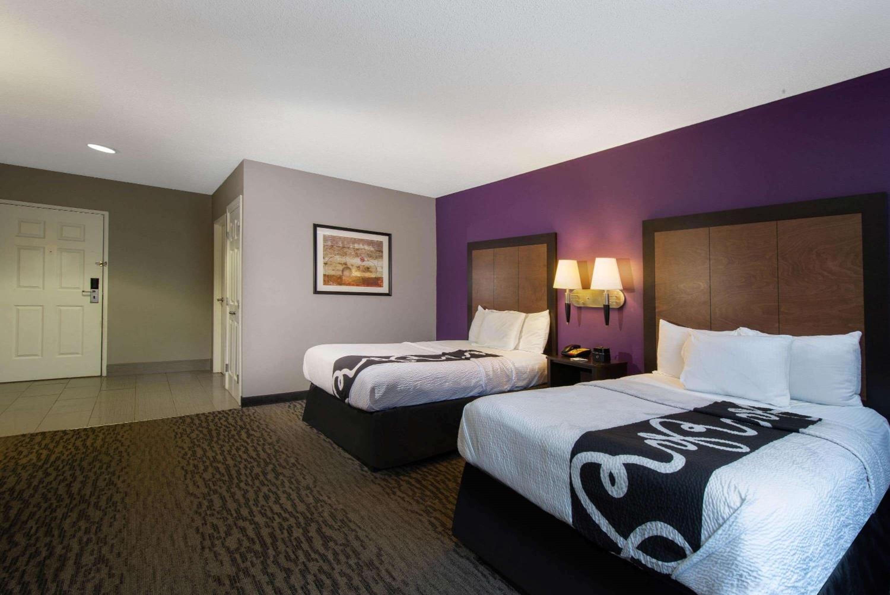 Double Room with Two Double Beds - Non-Smoking - Photo 2