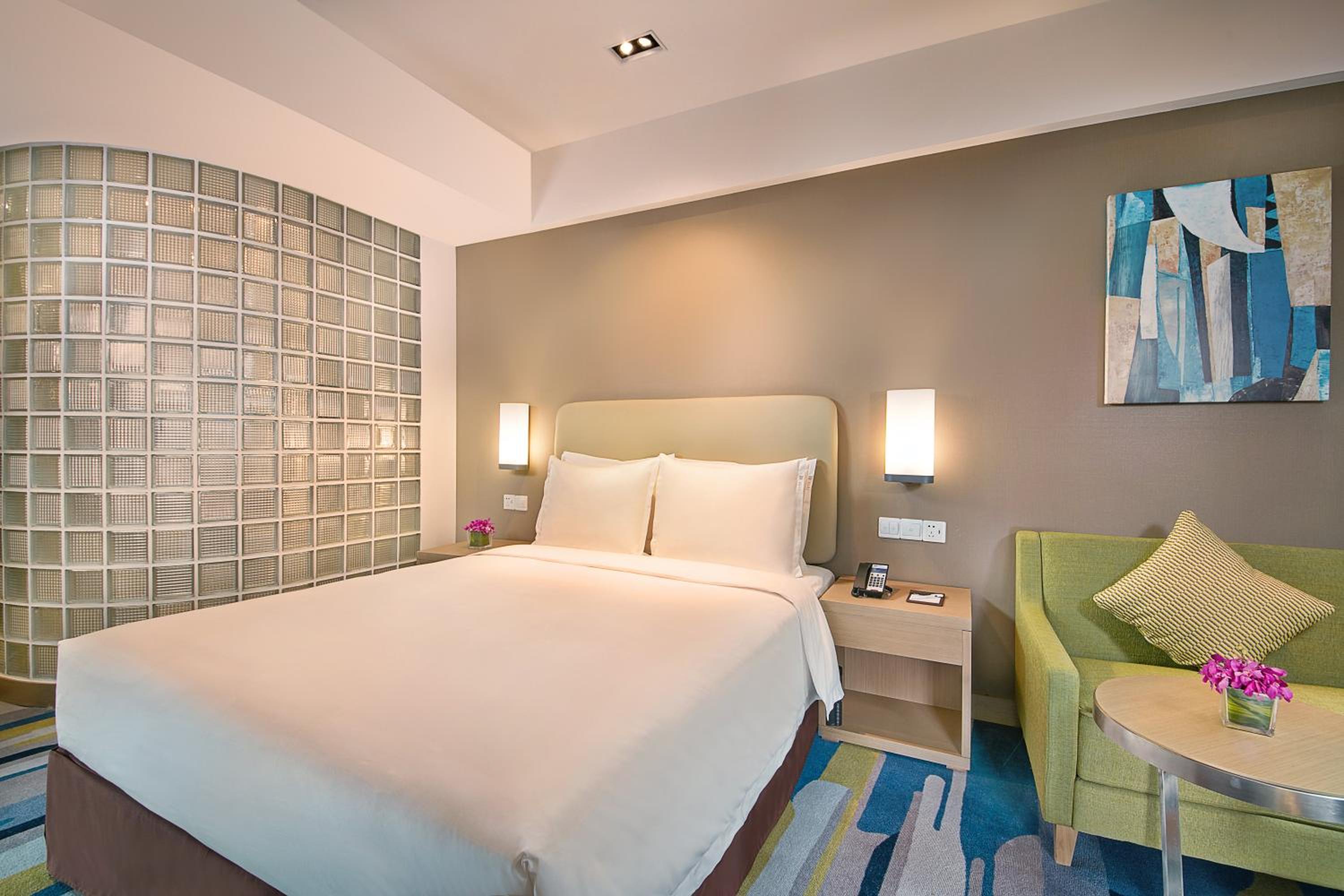 Standard Queen Room