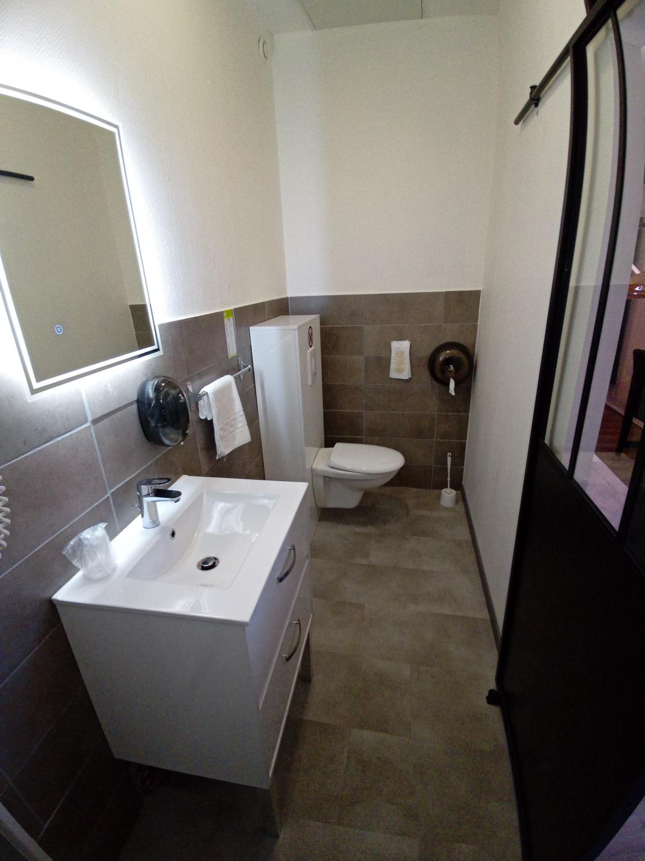 Comfort Double Room with Air Conditioning - Photo 3