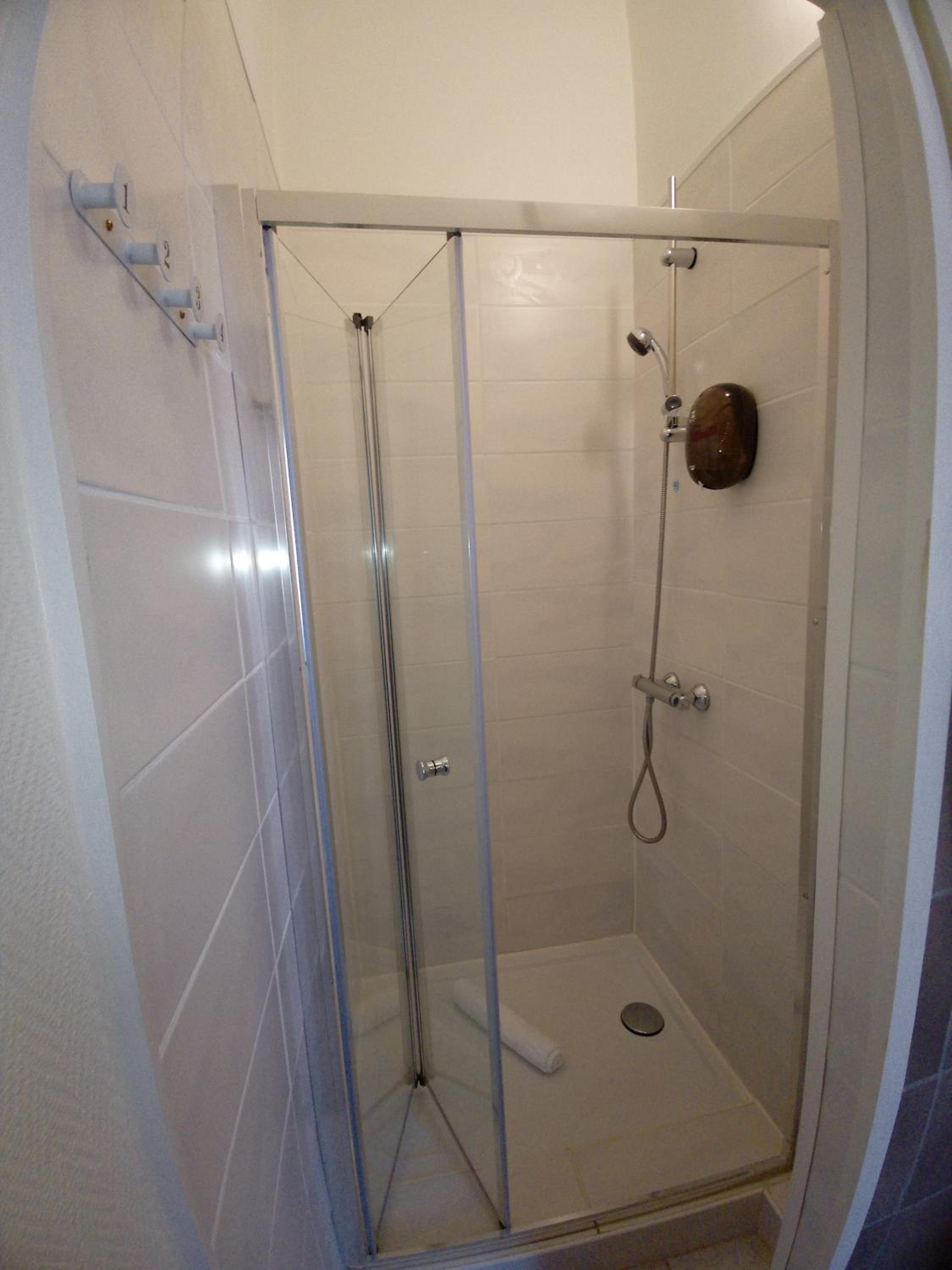 Comfort Double Room with Air Conditioning - Photo 11