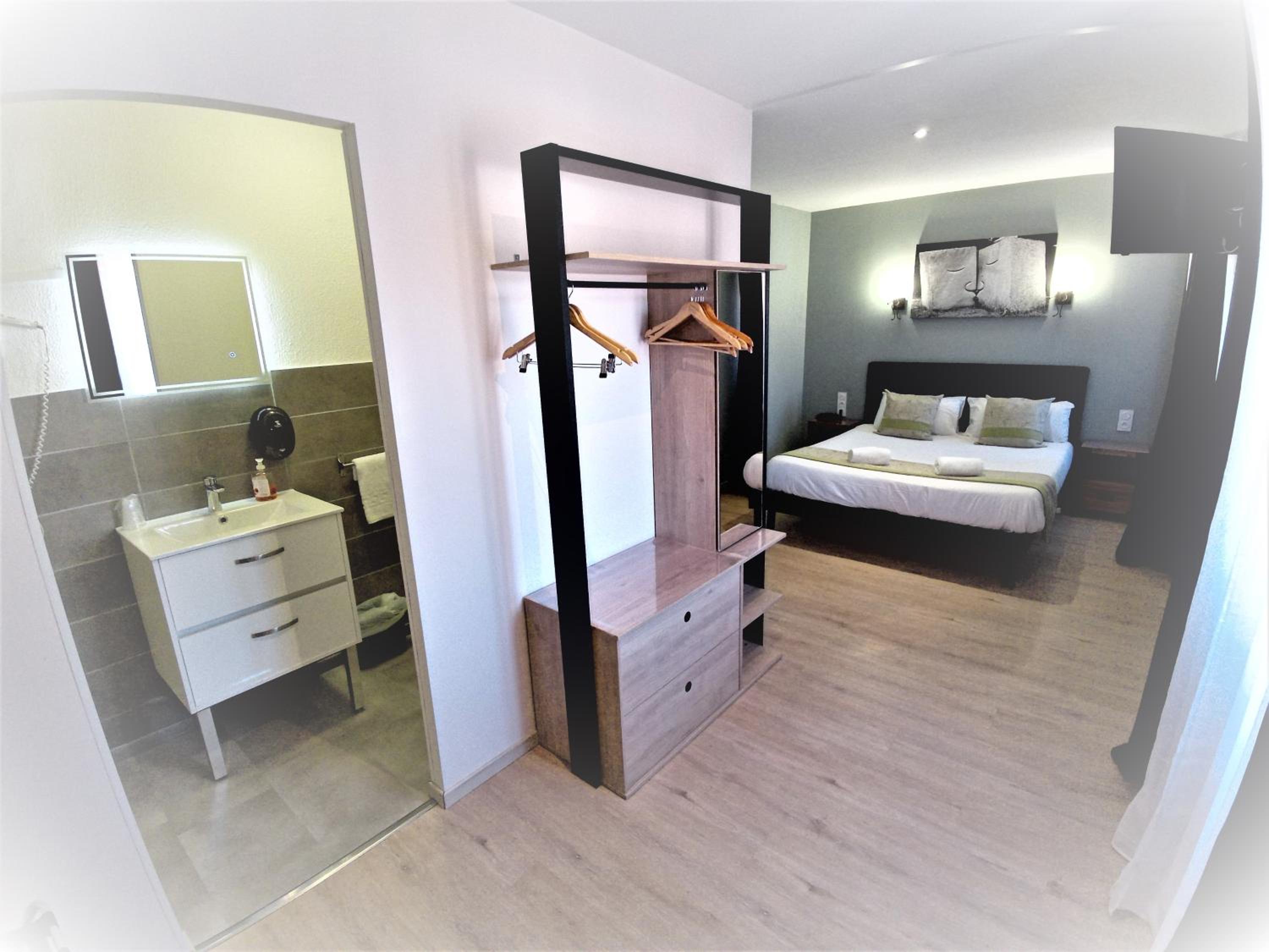 Comfort Double Room with Air Conditioning - Photo 4