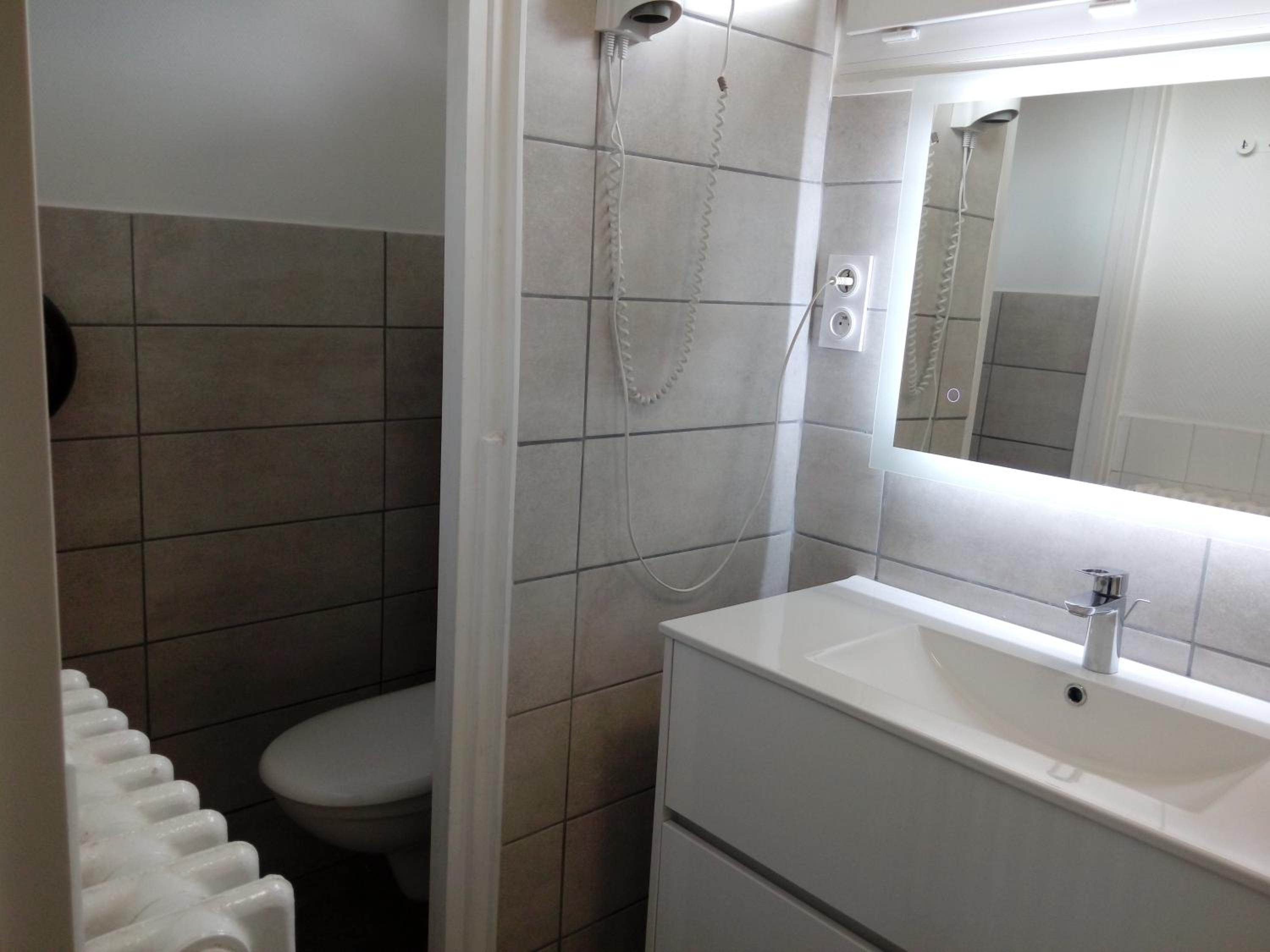 Quadruple Room with Air Conditioning - Photo 4