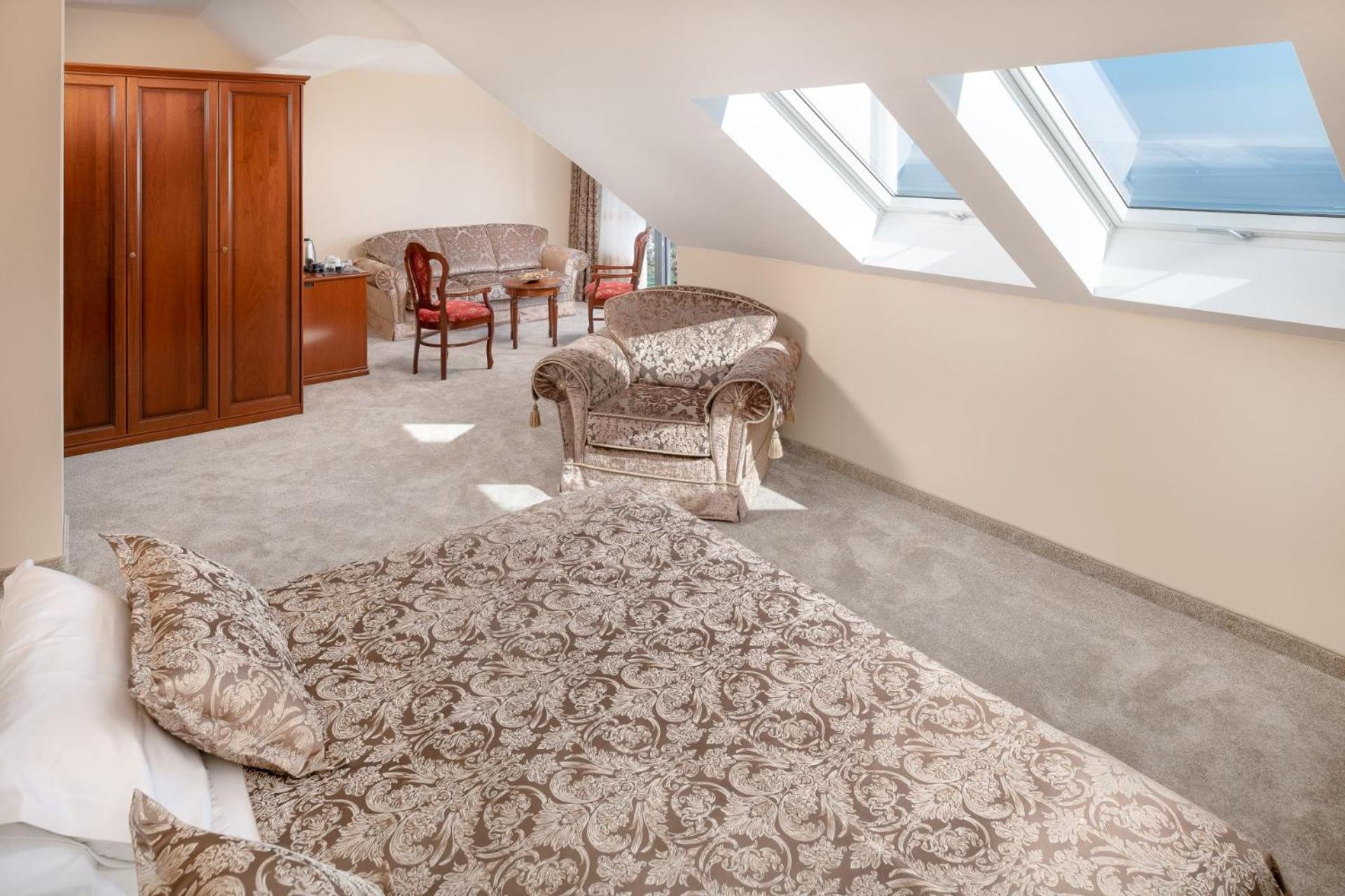 Junior Suite with Sea View - Free Parking