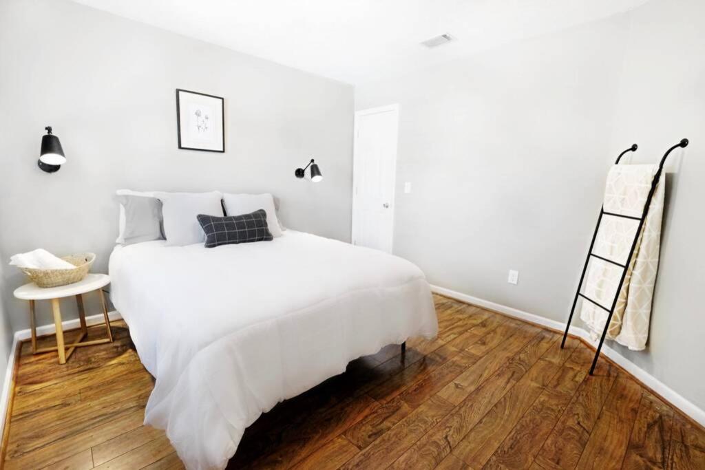 Two-Bedroom Apartment - Photo 1