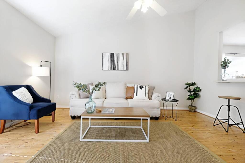 Two-Bedroom Apartment - Photo 8