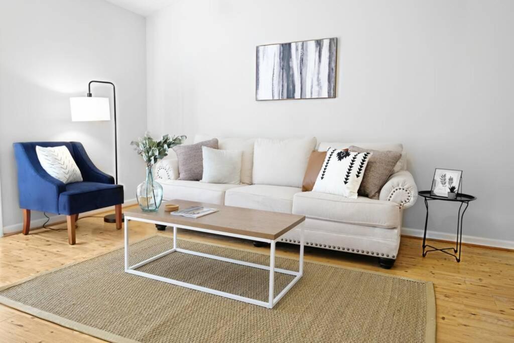 Two-Bedroom Apartment - Photo 18