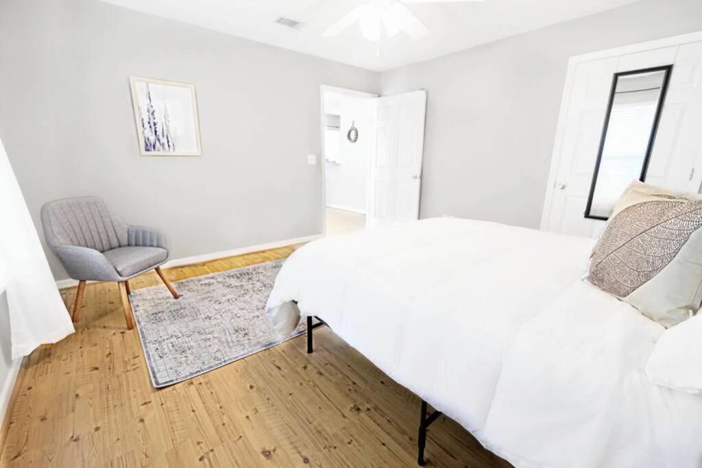 Two-Bedroom Apartment - Photo 20