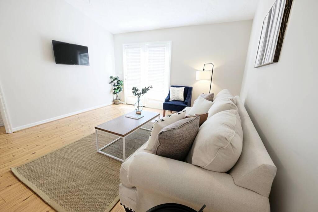 Two-Bedroom Apartment - Photo 22