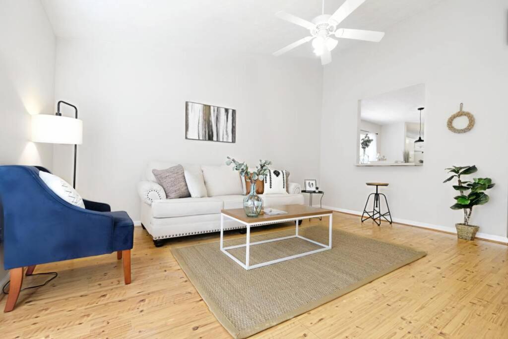 Two-Bedroom Apartment - Photo 15