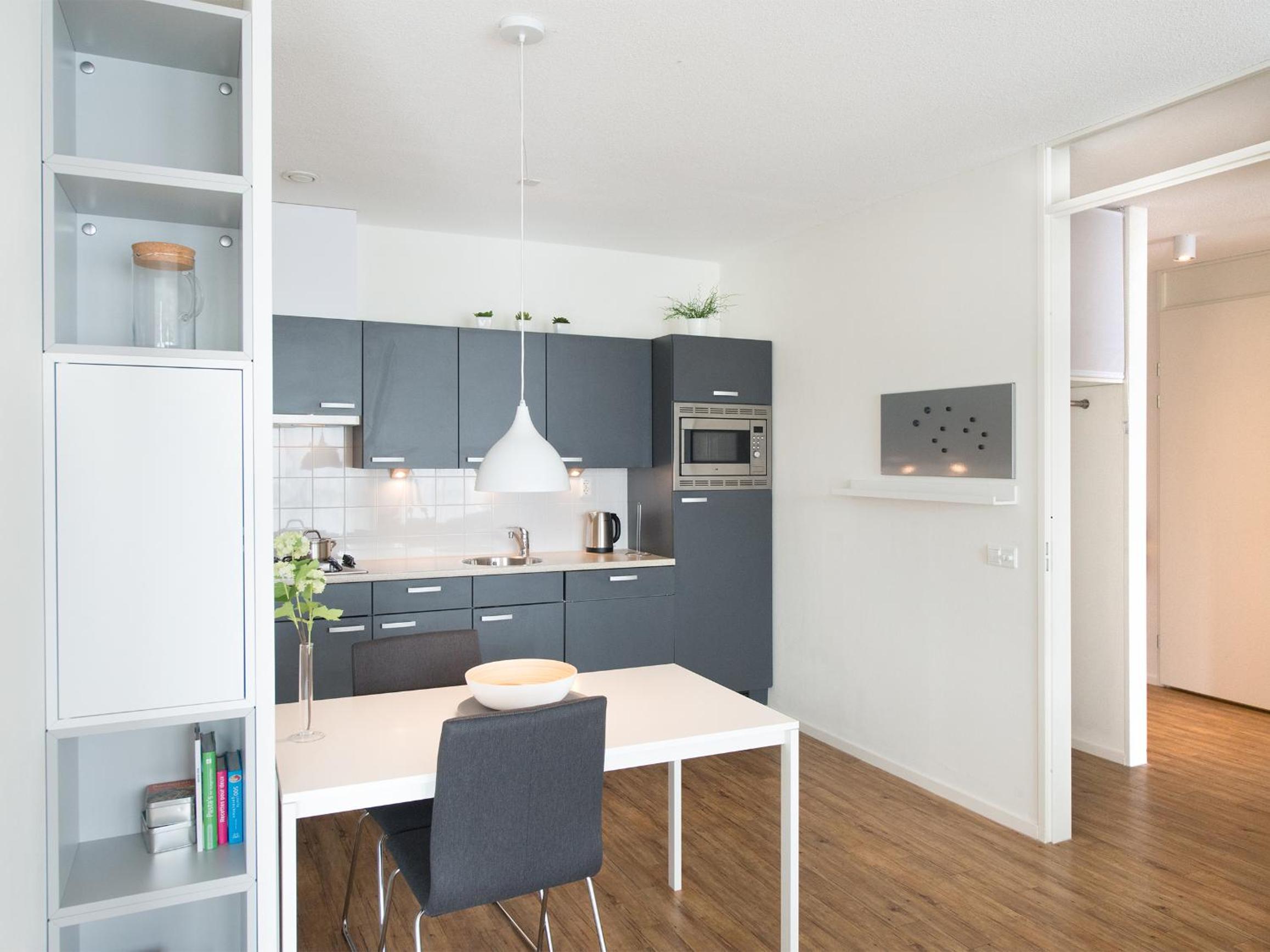 One bedroom apartment with harbourview and balcony 58C photo 3