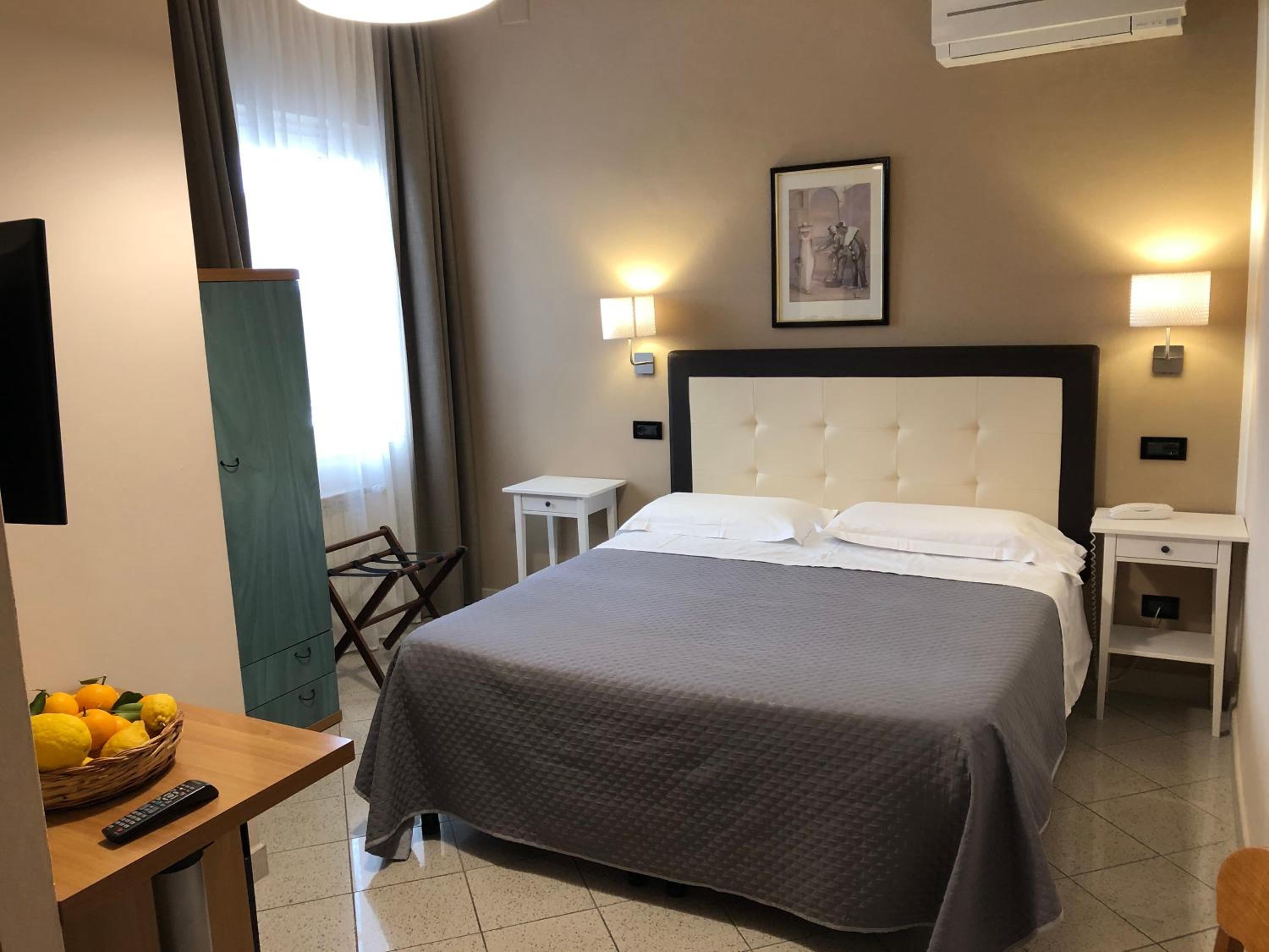 Double or Twin Room - Photo 3
