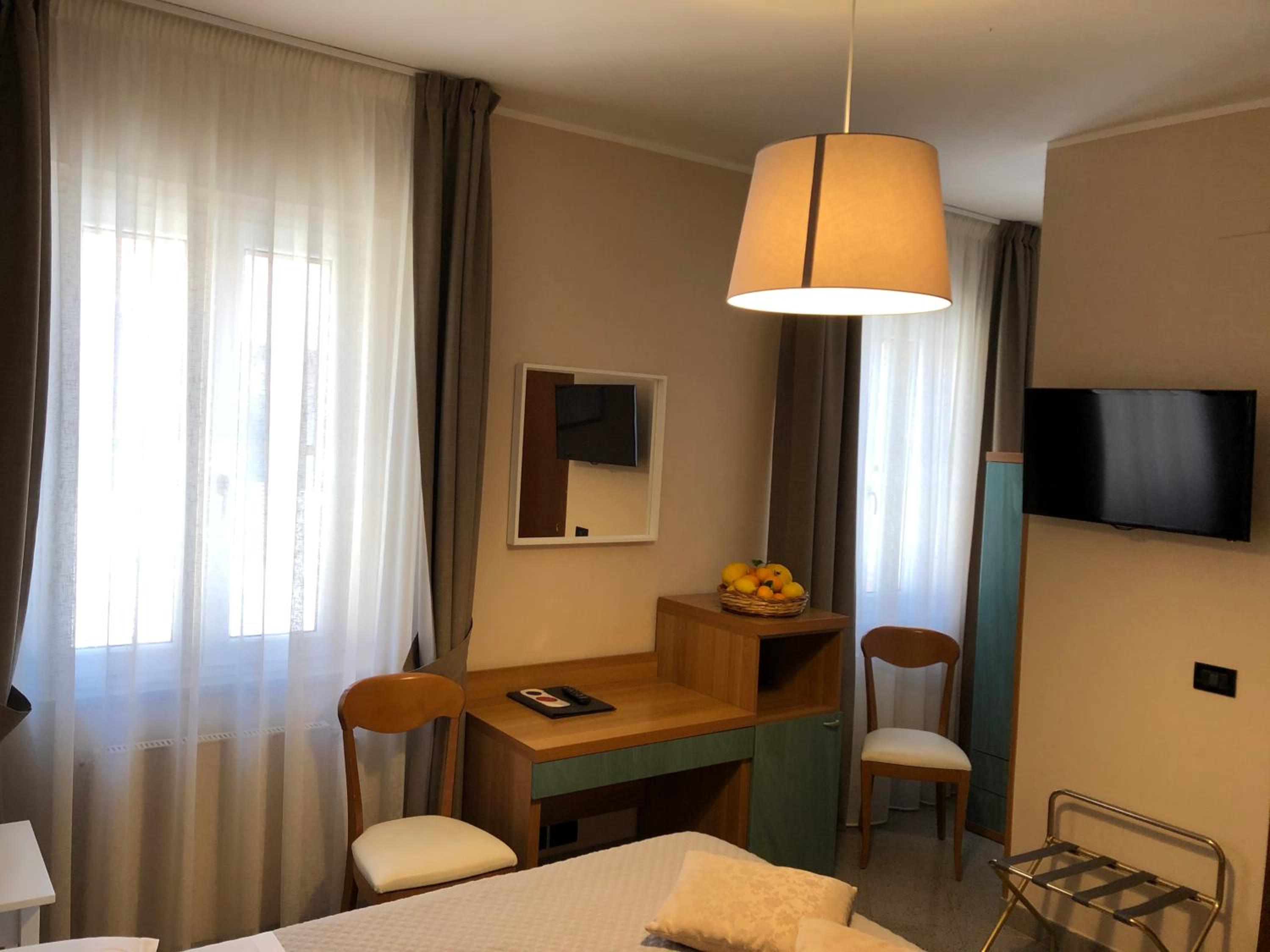 Double or Twin Room - Photo 2