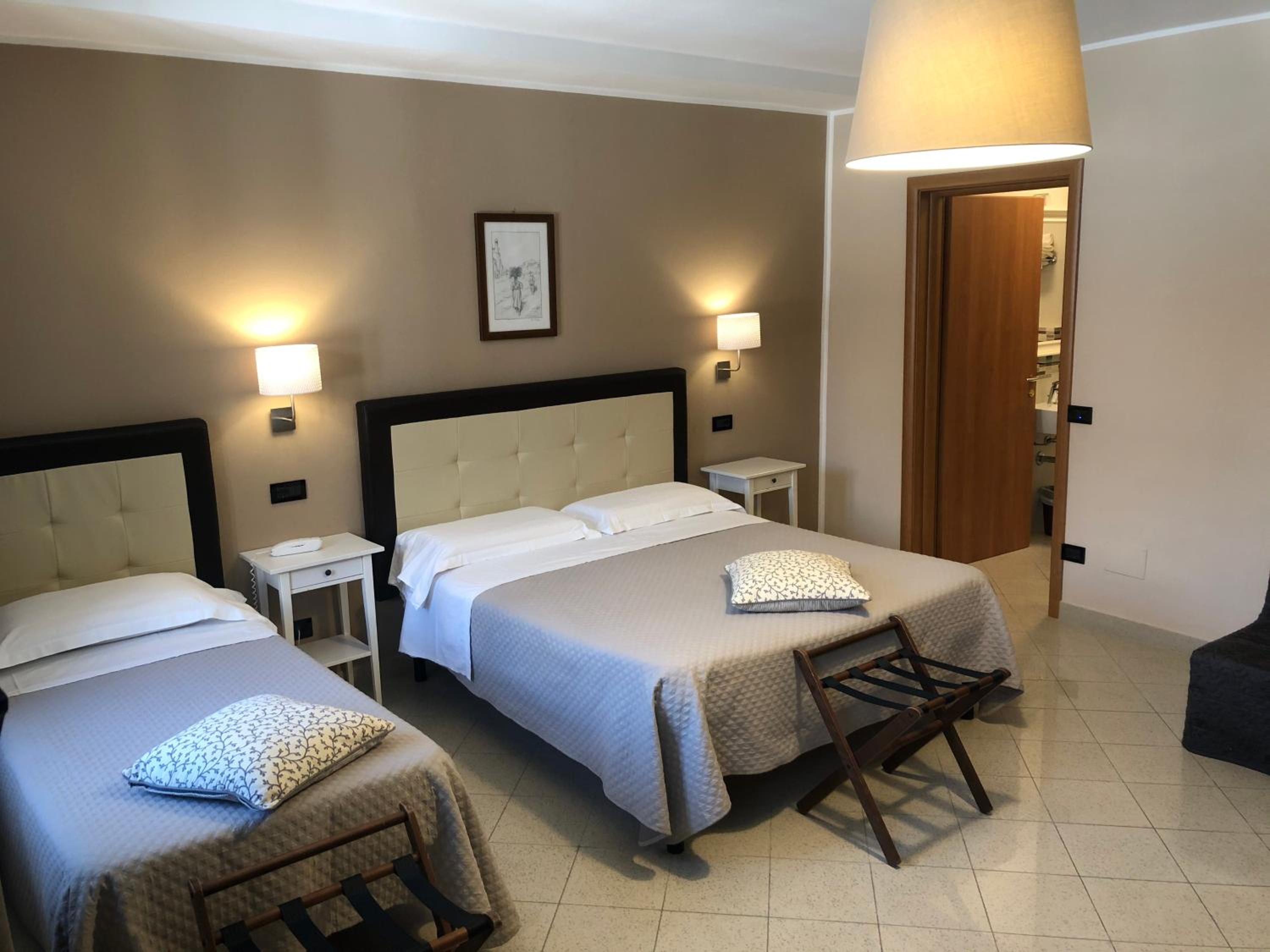 Triple Room - Photo 6