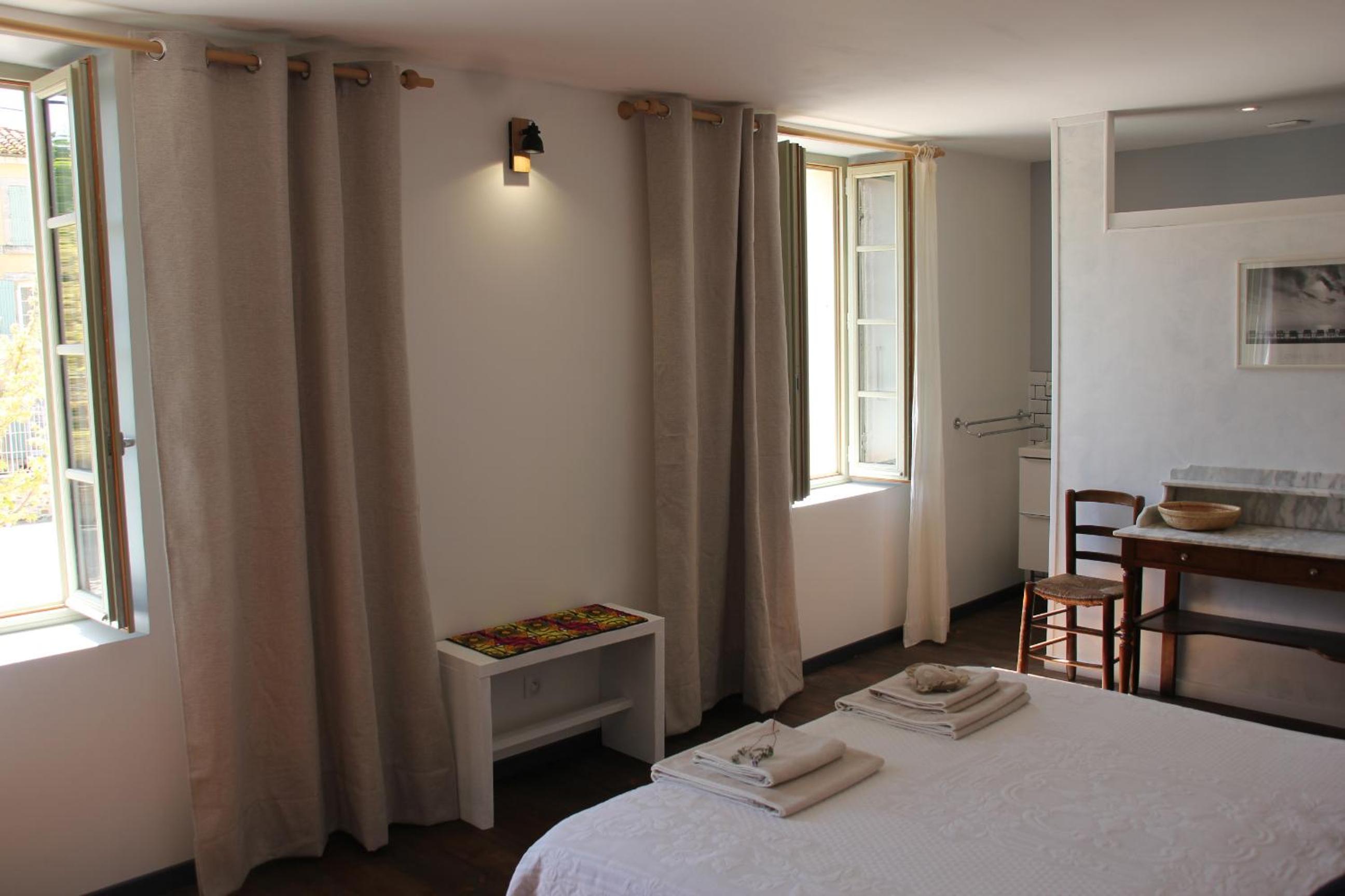 Queen Room - Photo 5