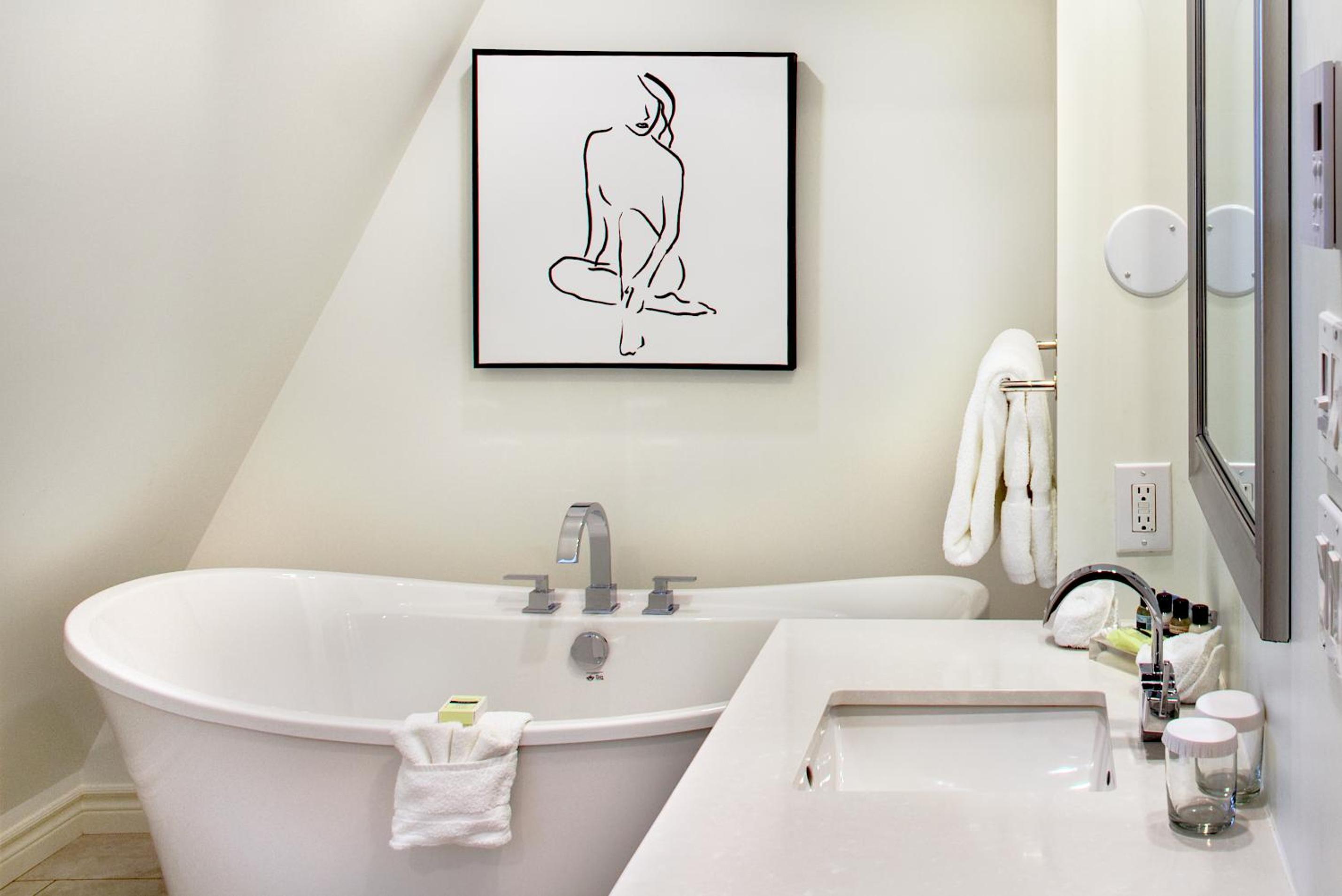 Suite with Terrace thumbnail 5