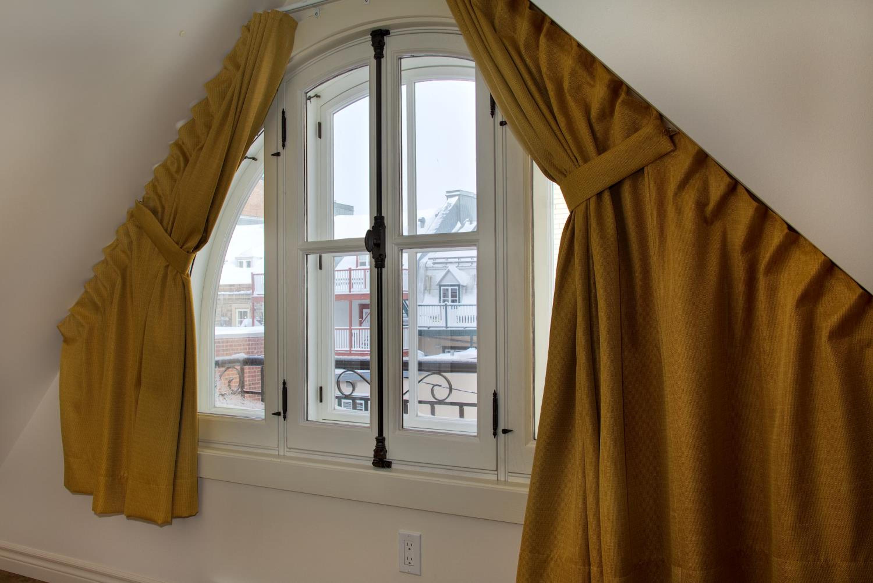 Suite with Terrace thumbnail 6