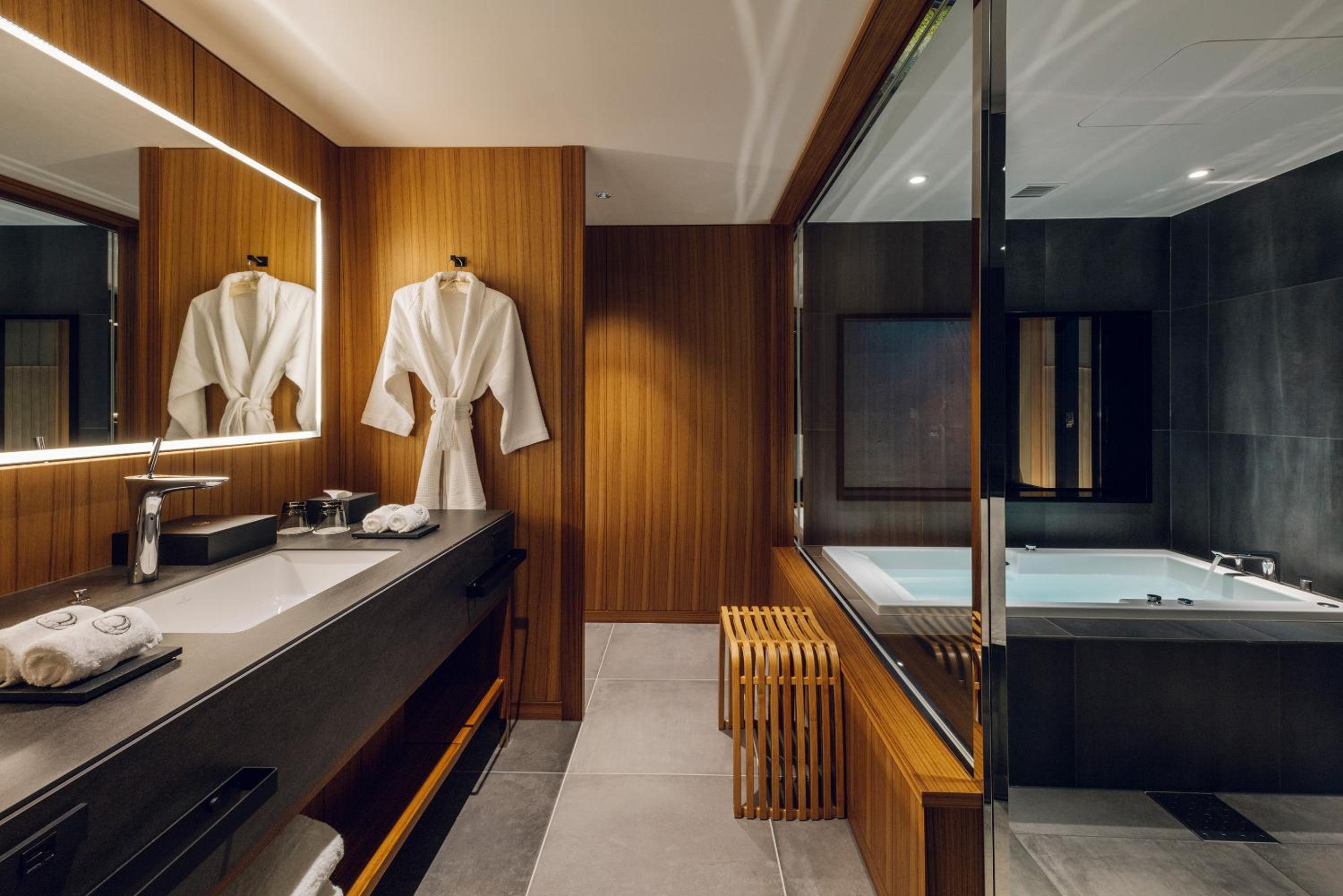 Deluxe Twin Room - Photo 7
