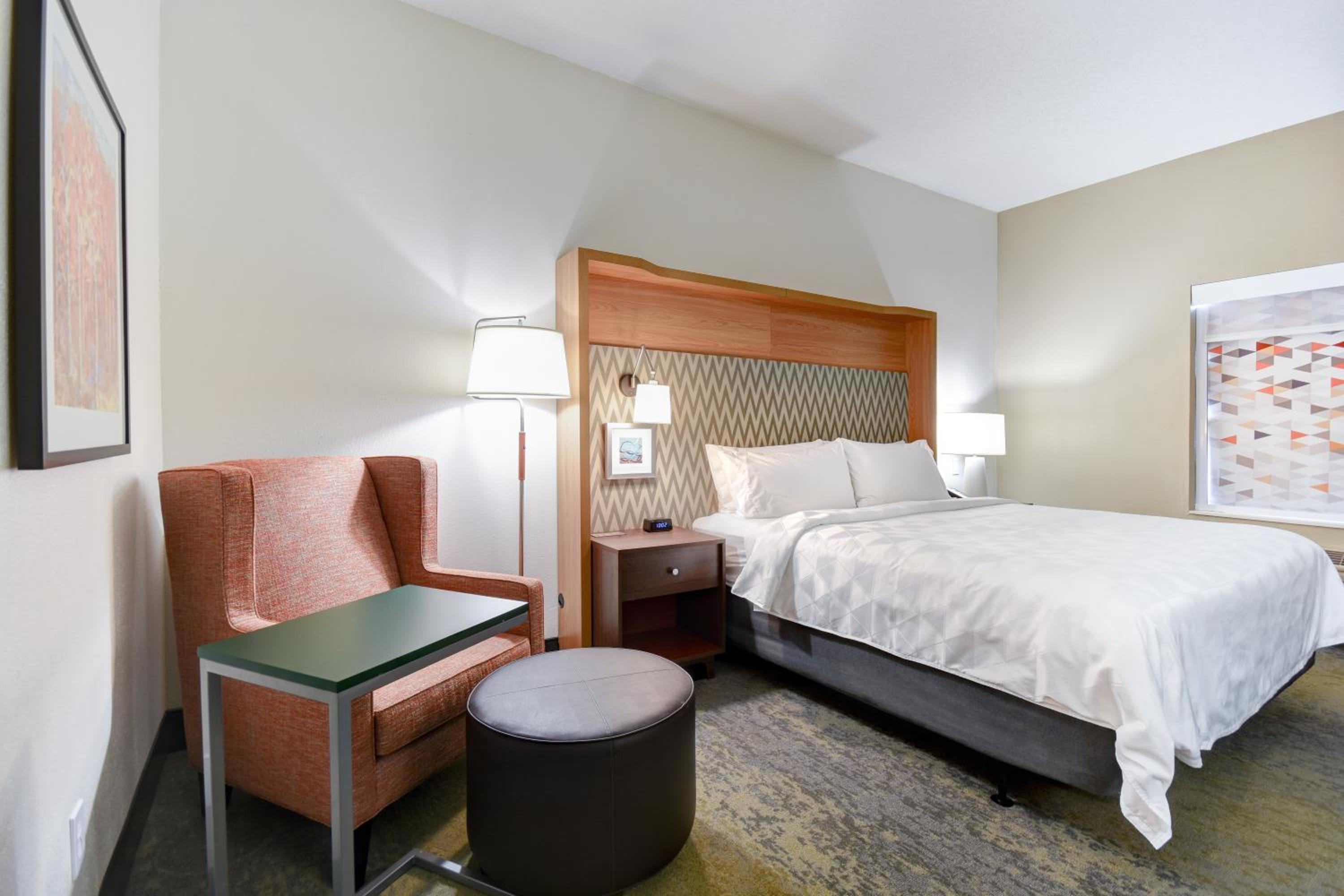 Standard King Room - Photo 1