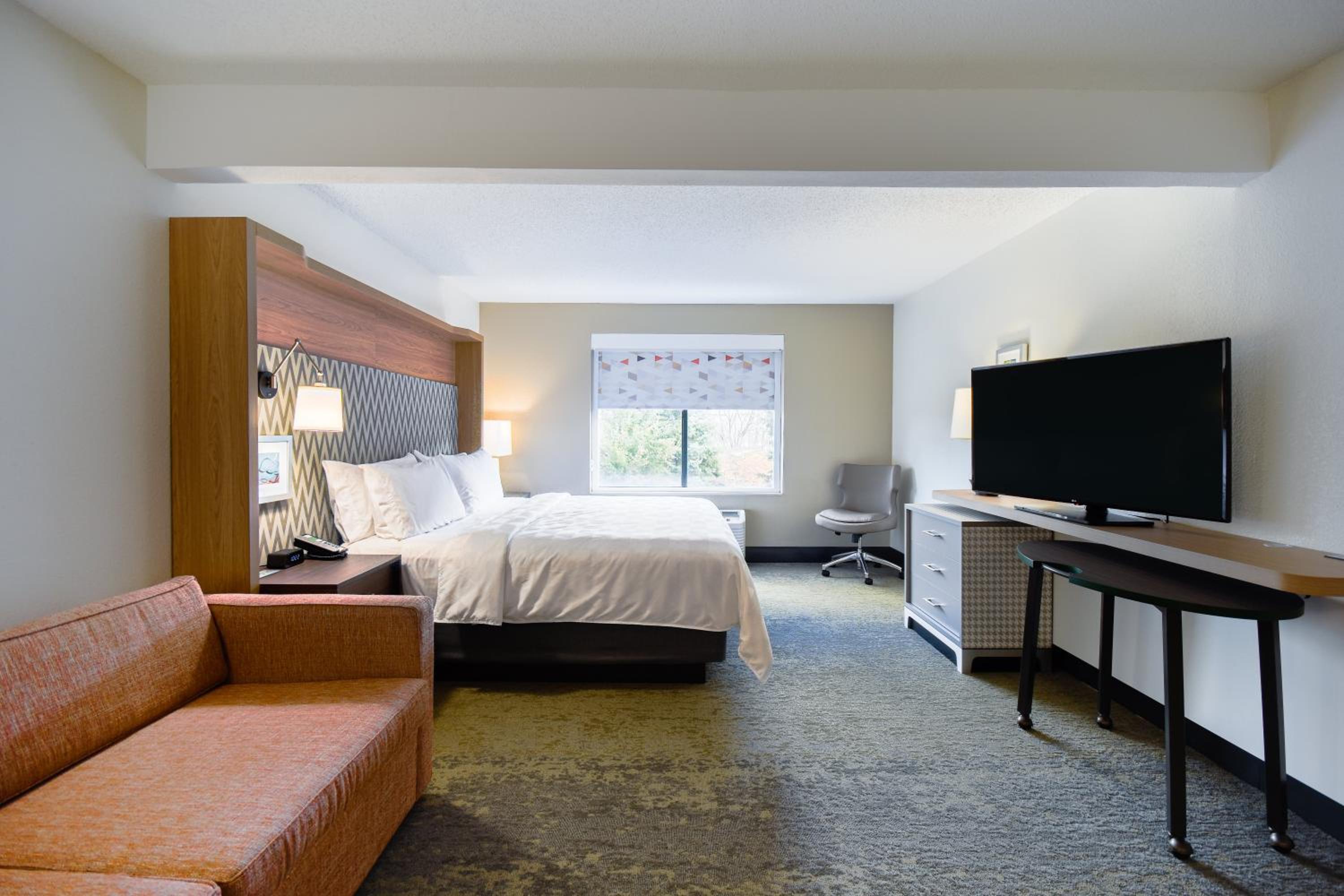 Standard King Room - Photo 4