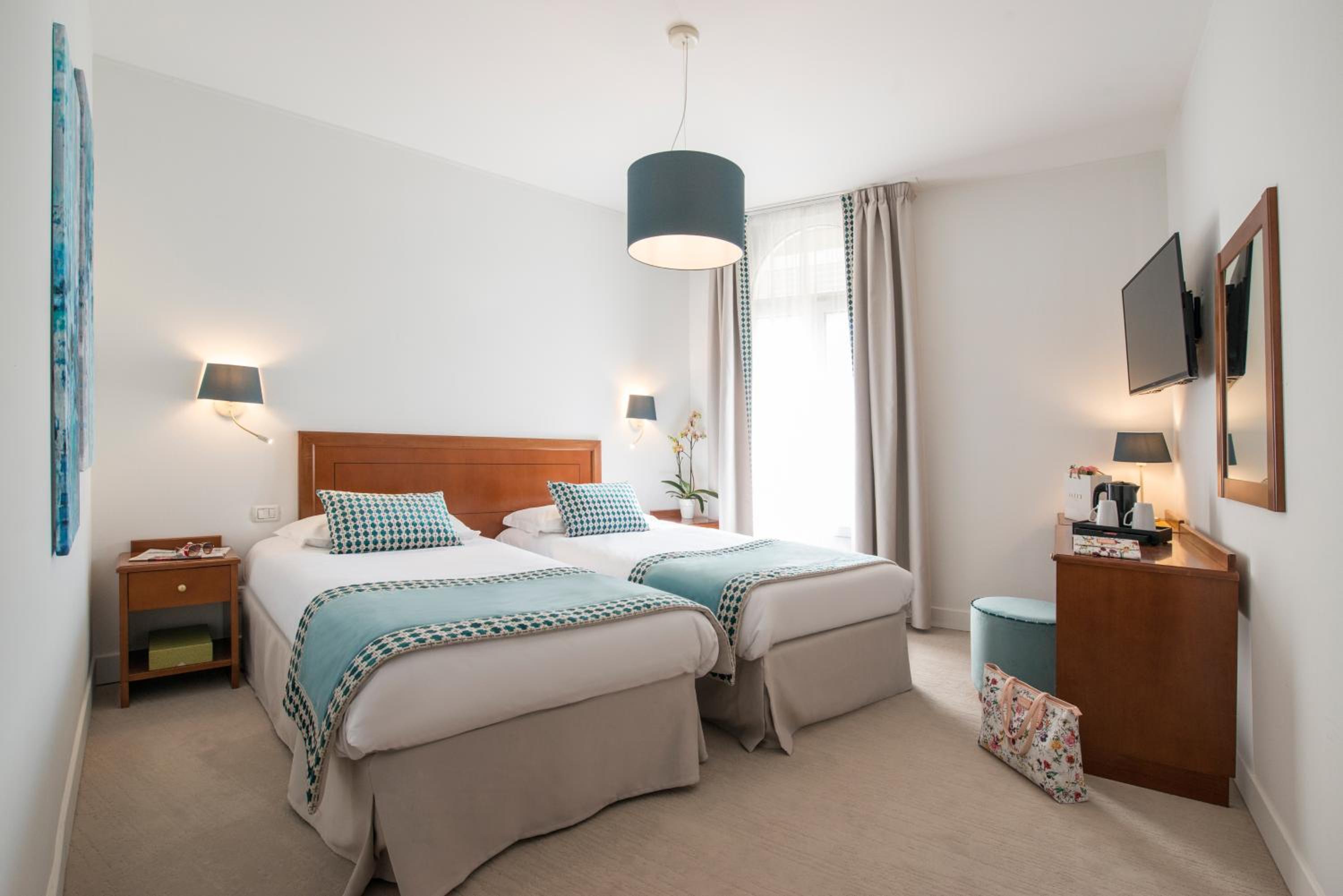 Deluxe Double or Twin Room - Photo 3