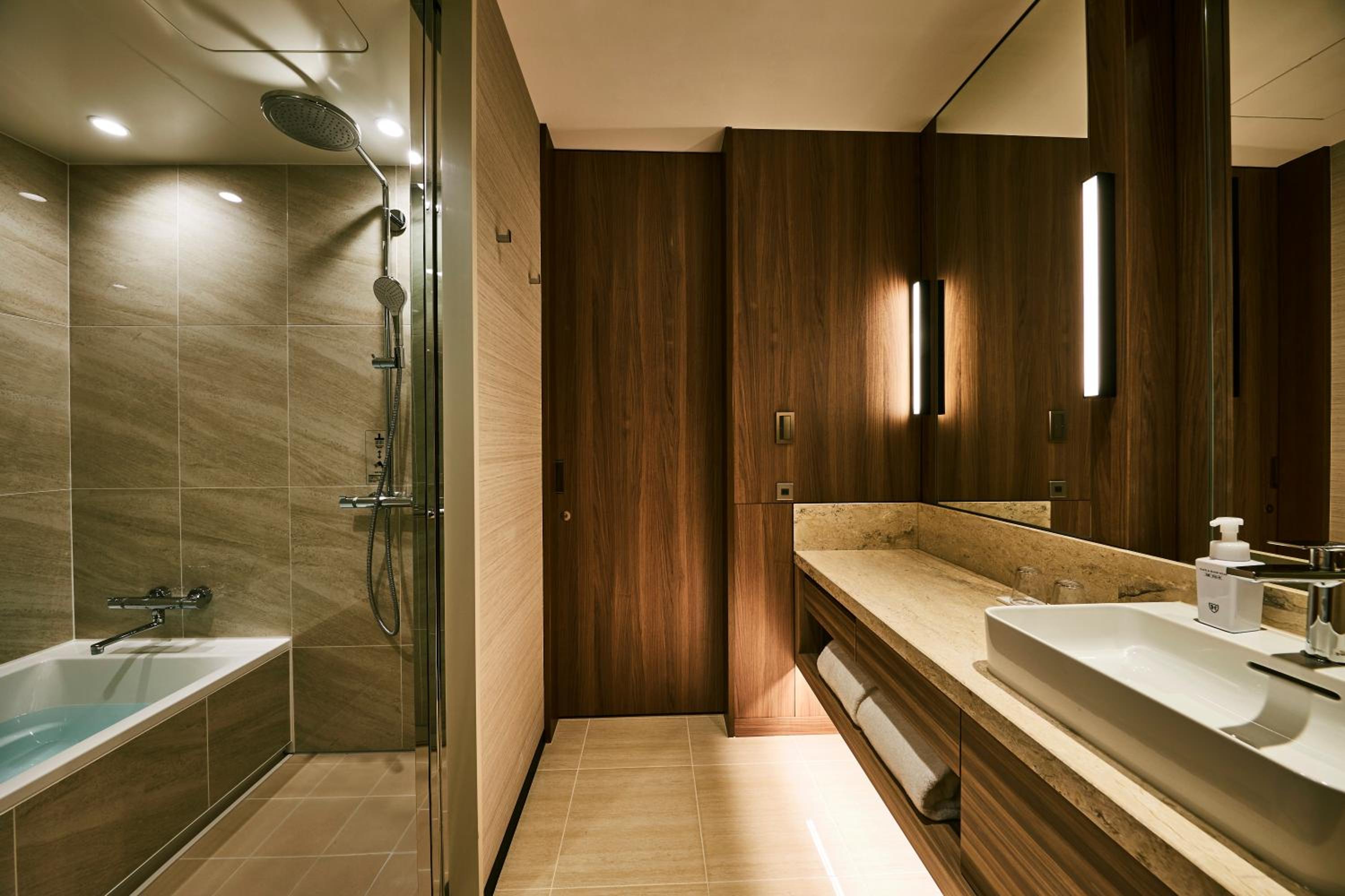Executive Standard Twin Room with Lounge Access - Non-Smoking - Photo 3