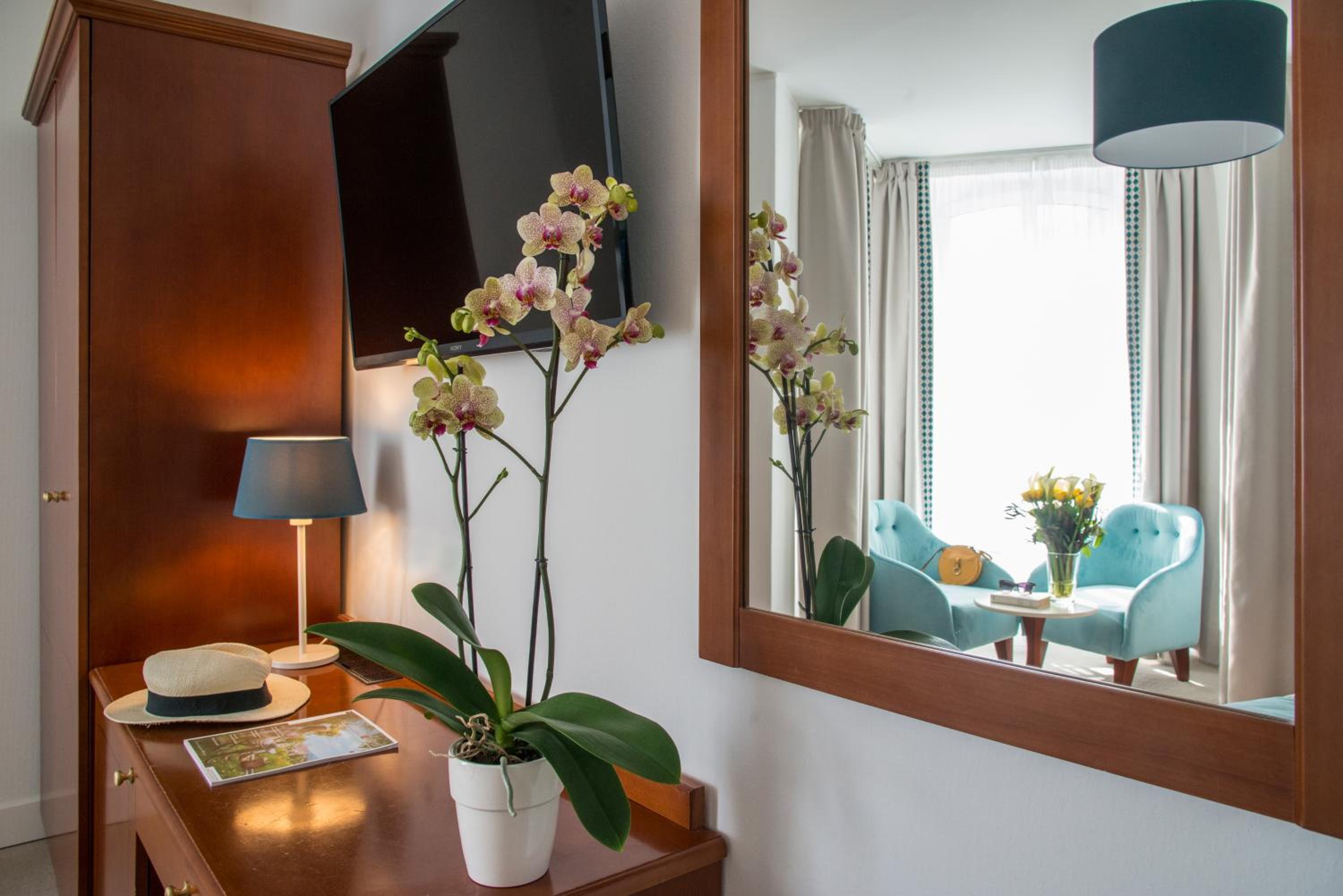 Deluxe Double or Twin Room - Photo 5