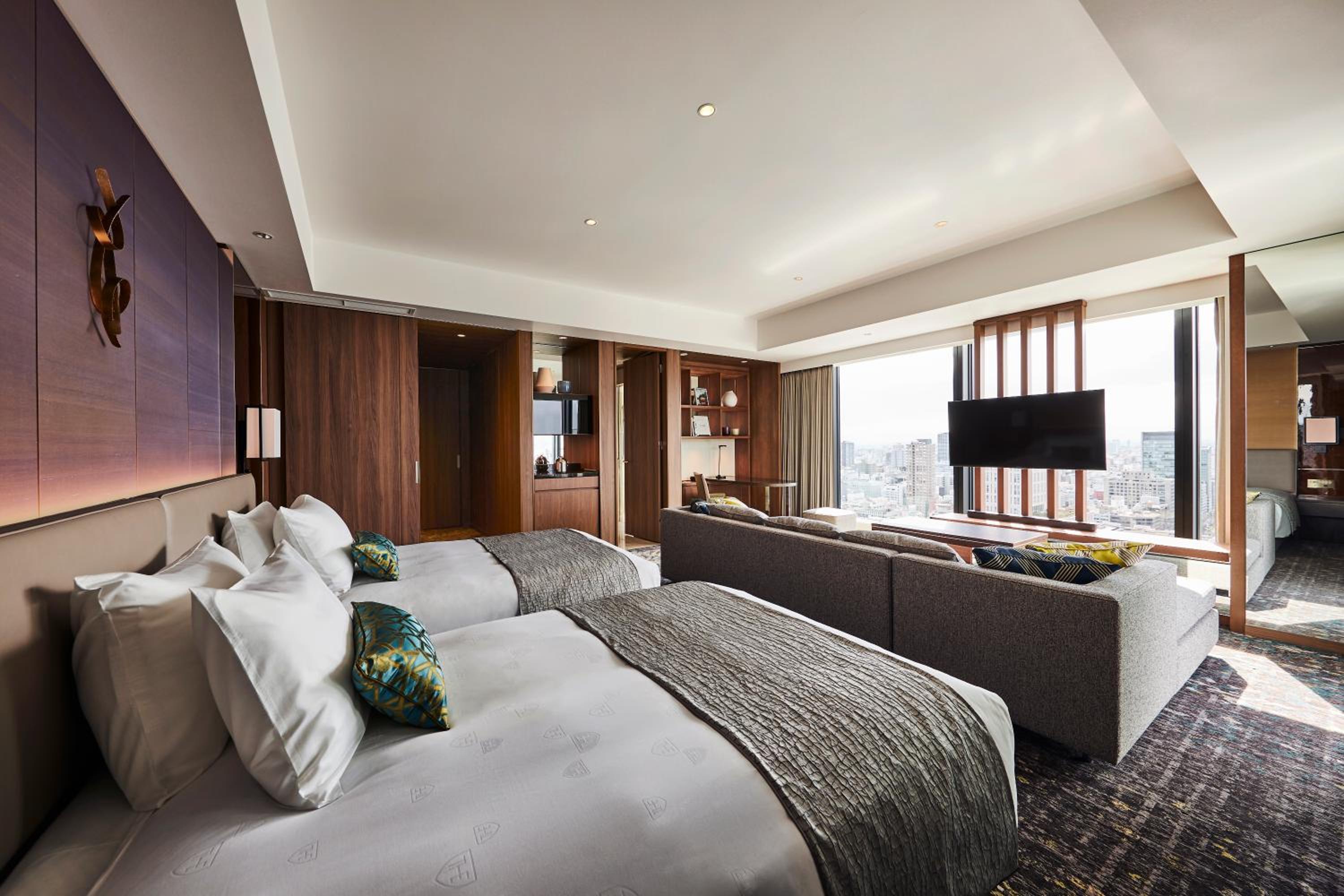 Executive Corner Deluxe Twin Room with Lounge Access - Non-Smoking - Photo 6