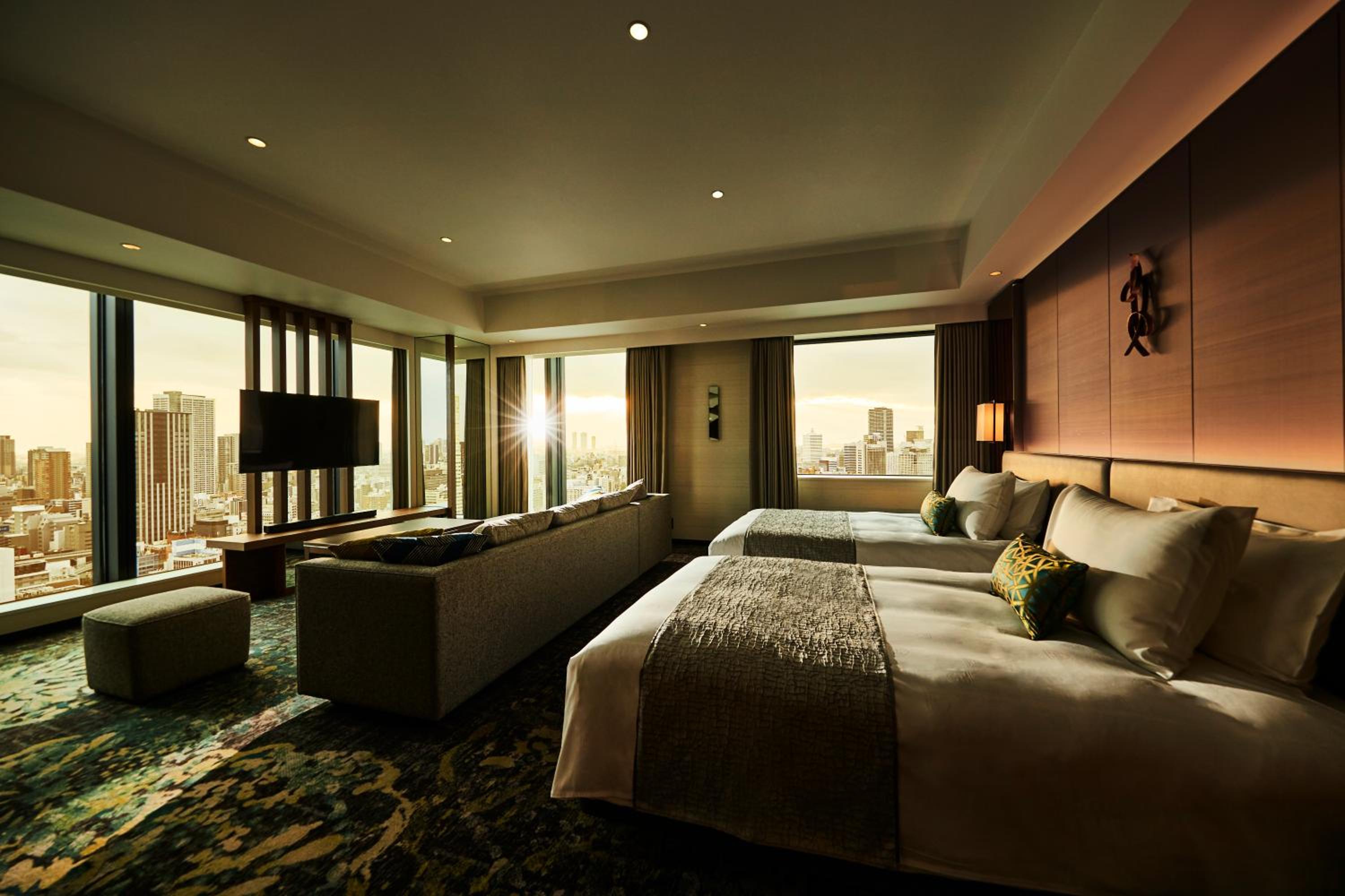 Executive Corner Deluxe Twin Room with Lounge Access - Non-Smoking - Photo 12
