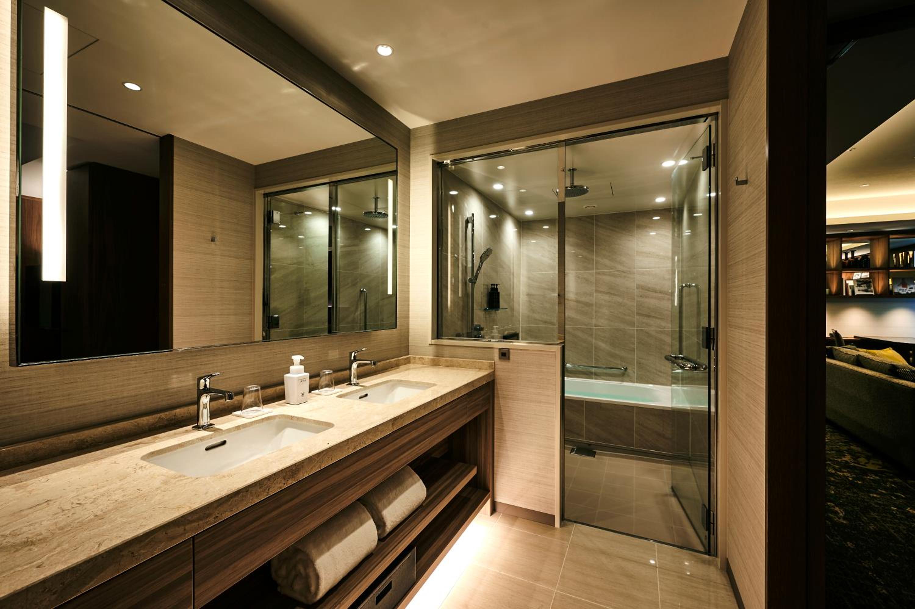Executive Suite with Lounge Access - Non-Smoking - Photo 13