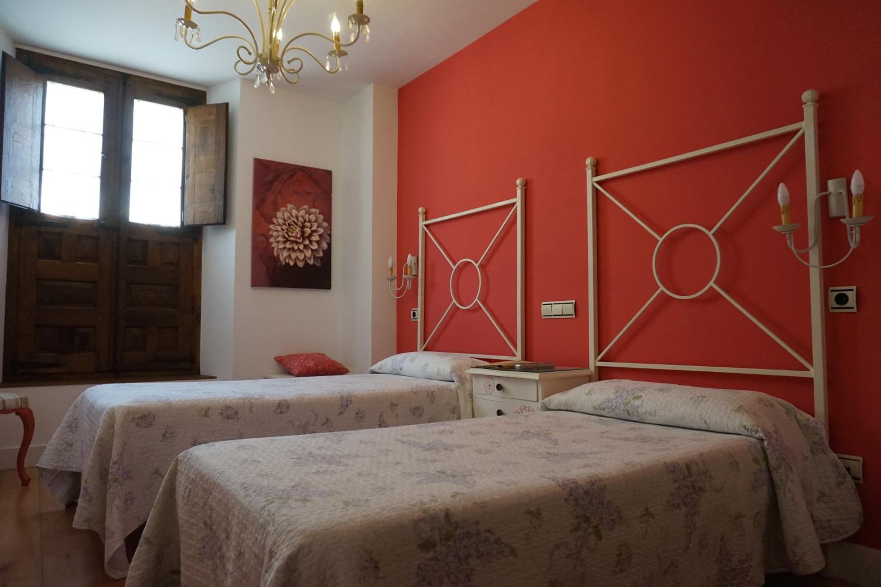 Double or Twin Room - Photo 2