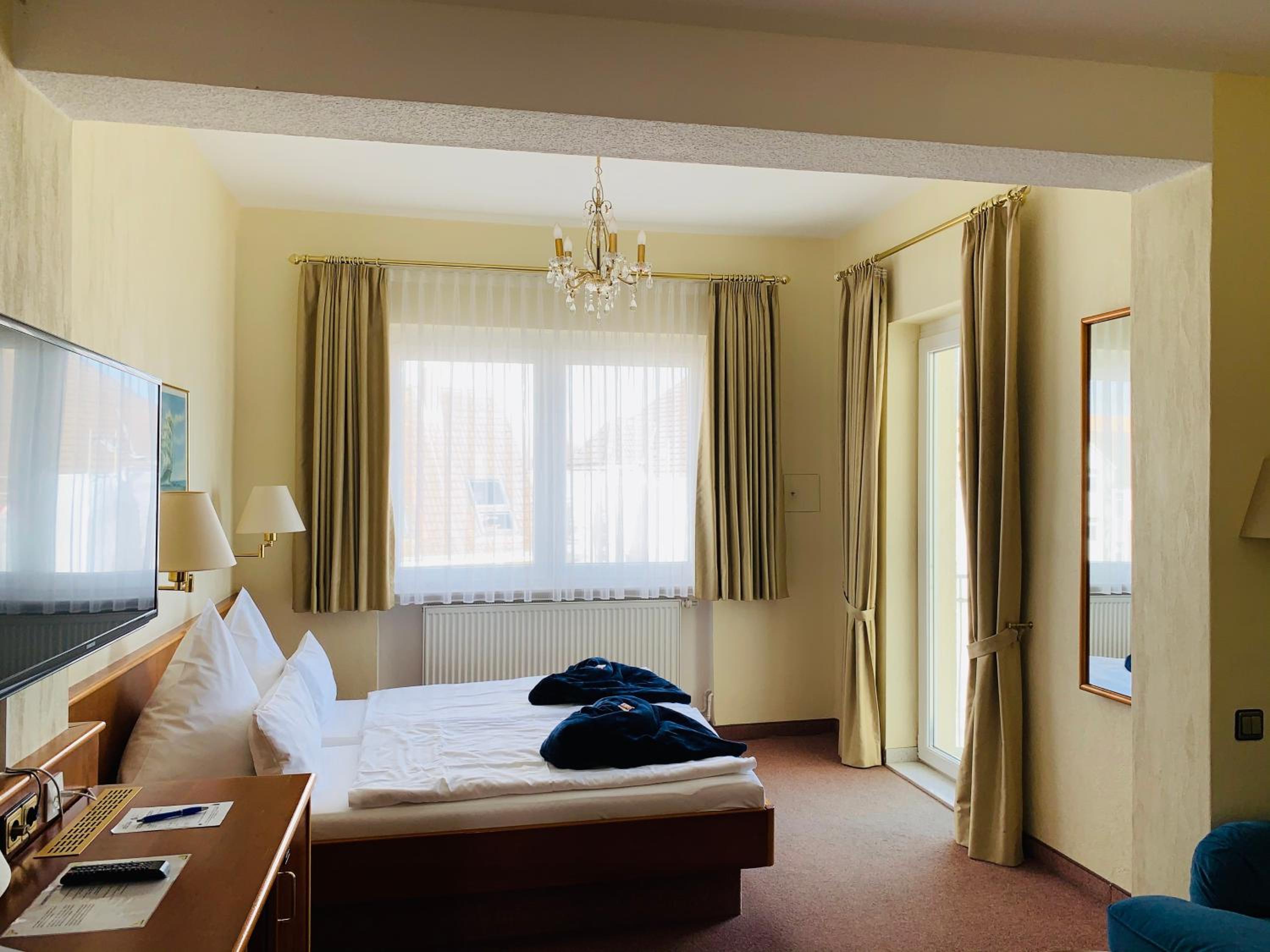 Double Room with Sea View - Photo 8