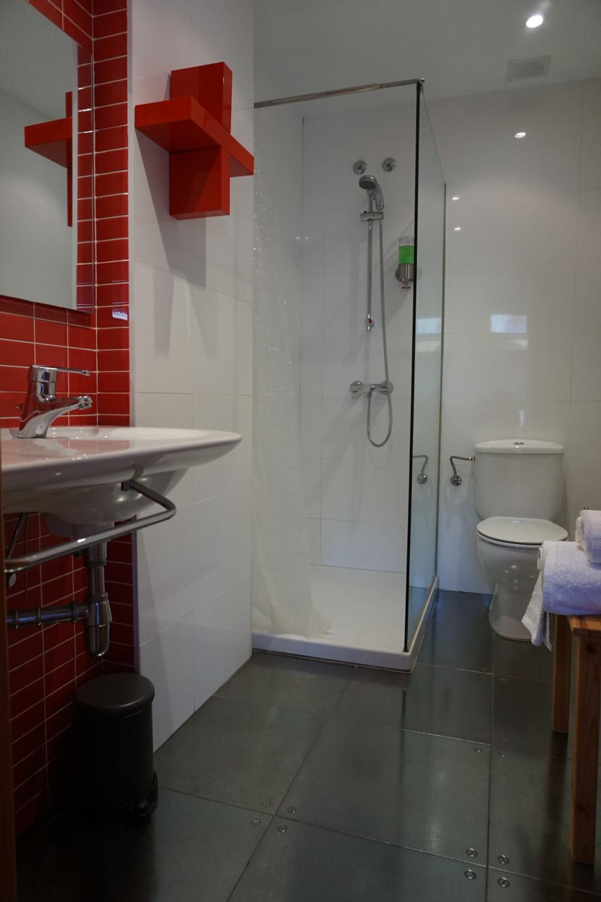 Double or Twin Room - Photo 7