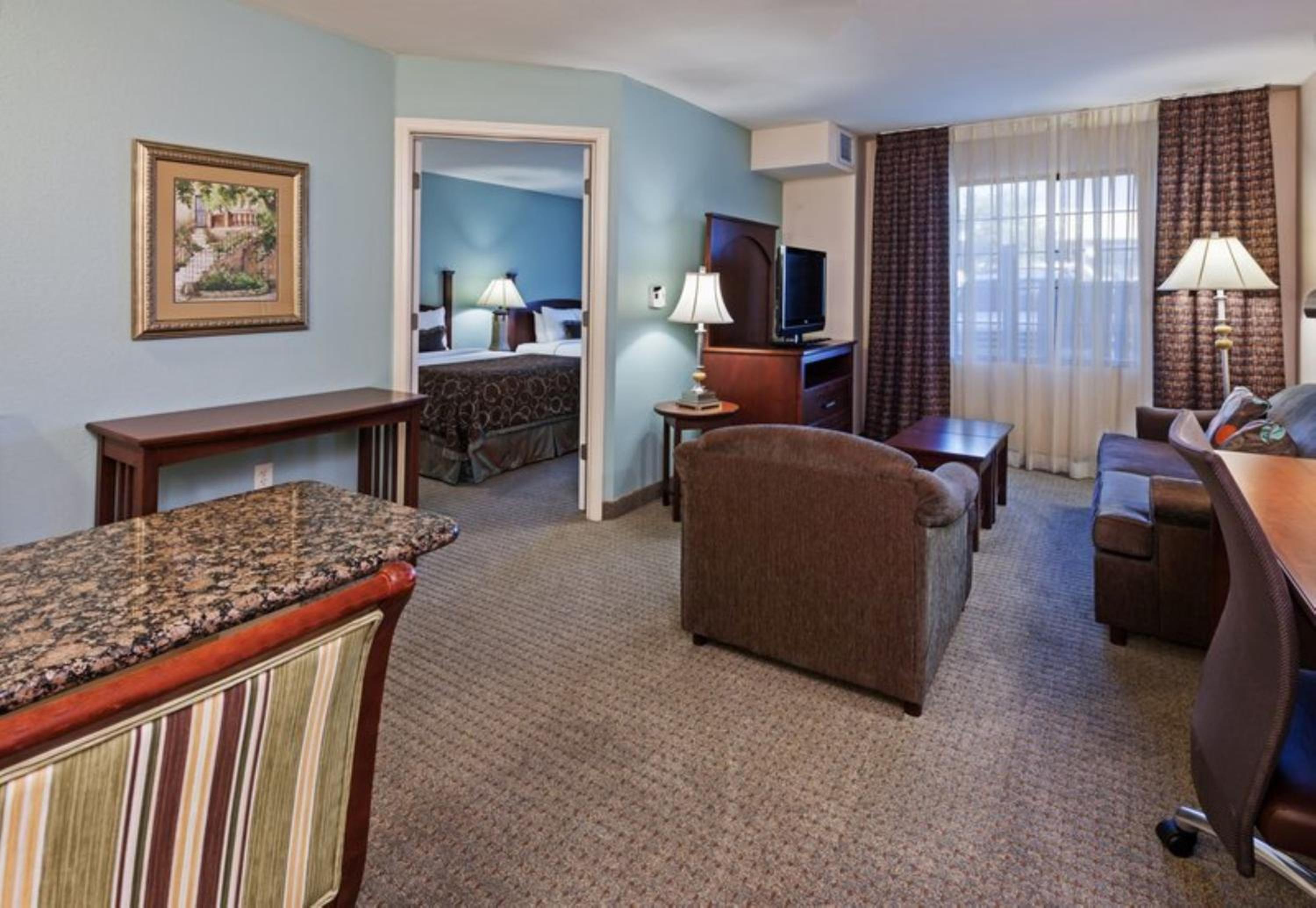 One-Bedroom Suite with Two Double Beds - Photo 5